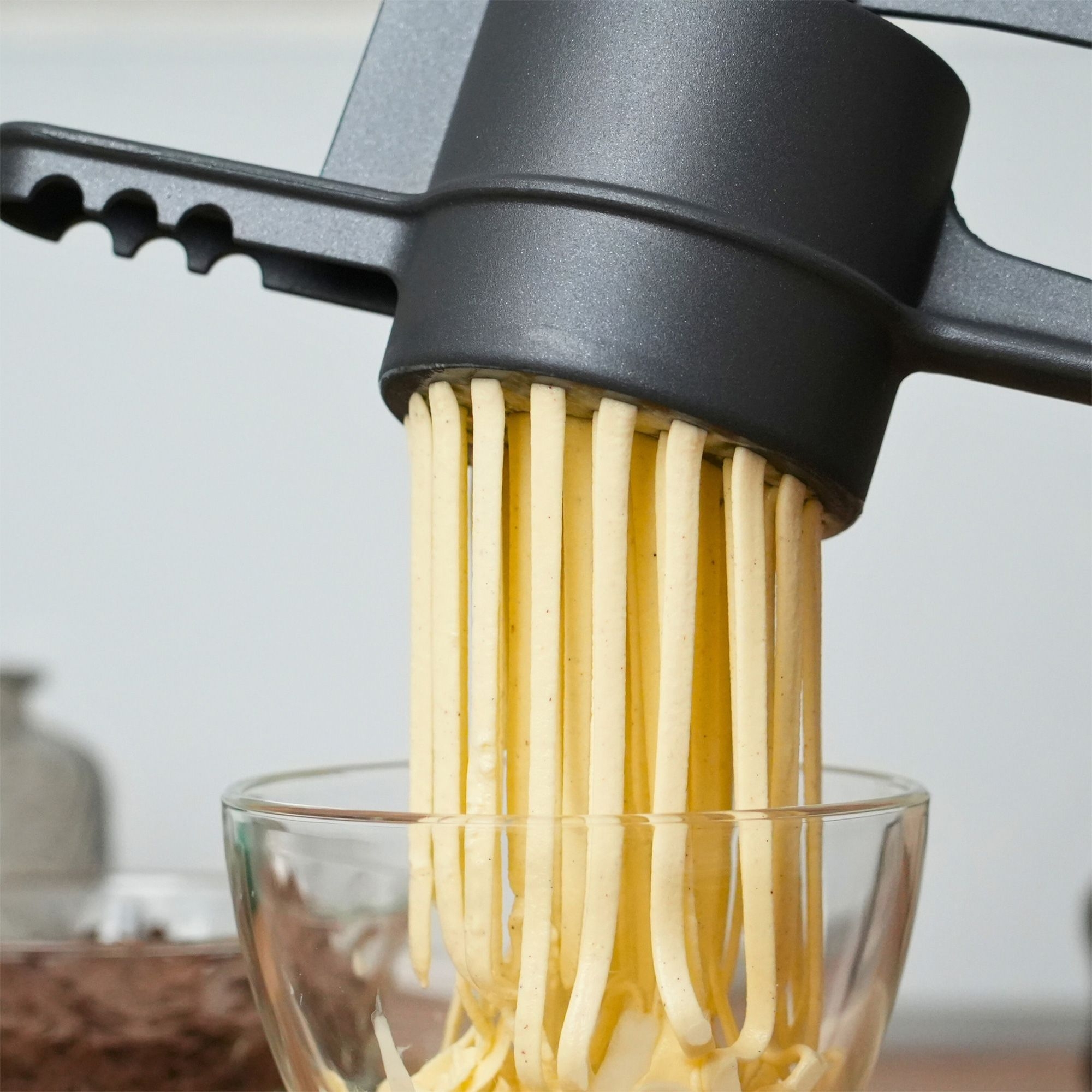 Westmark - Spätzle/Potato press »Spätzlechef«, Spätzle hole, Black Edition