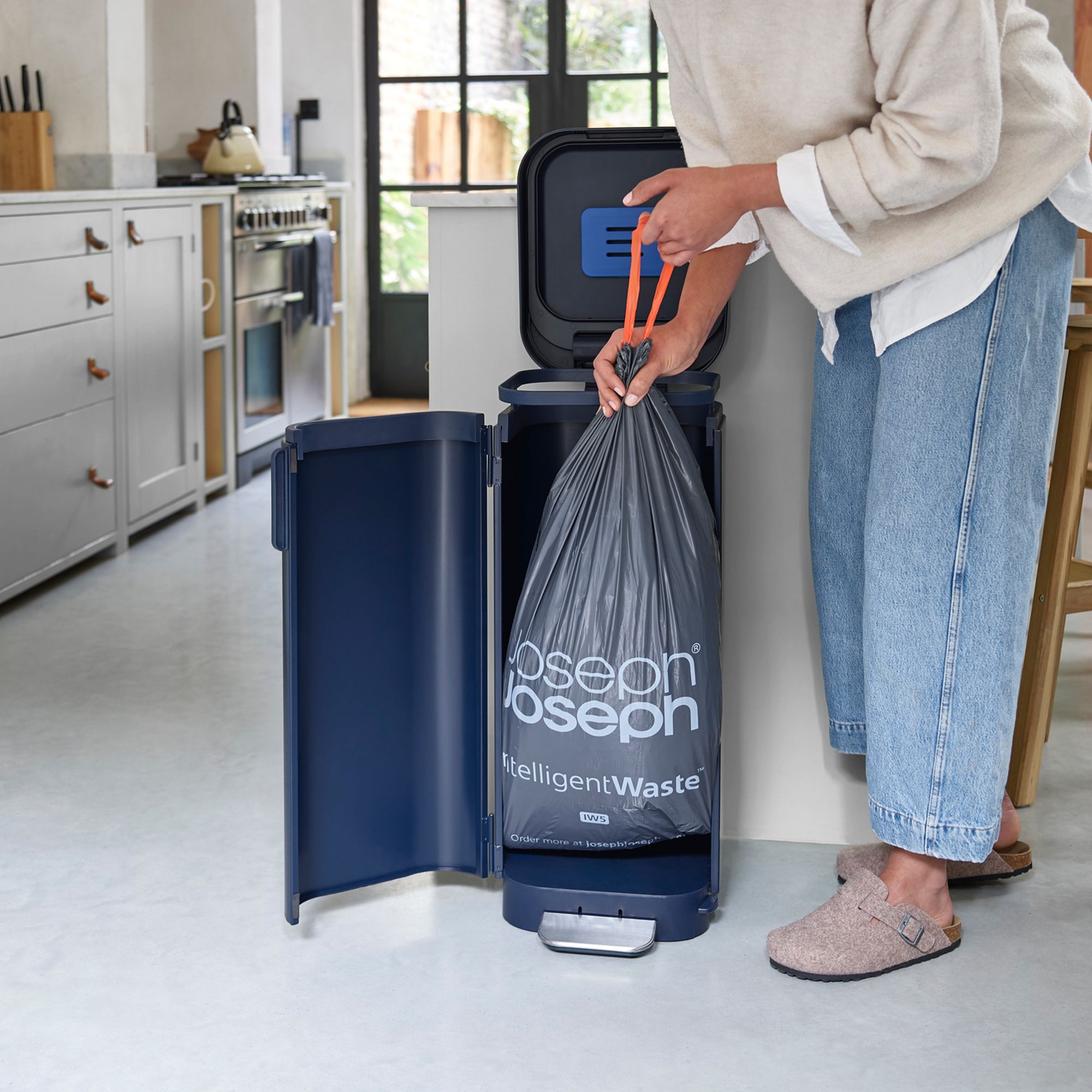 Joseph Joseph - Split™ 6L Steel Waste & Recycling Bin blue Joseph Joseph - Split™ 6L Steel Waste & Recycling Bin blue