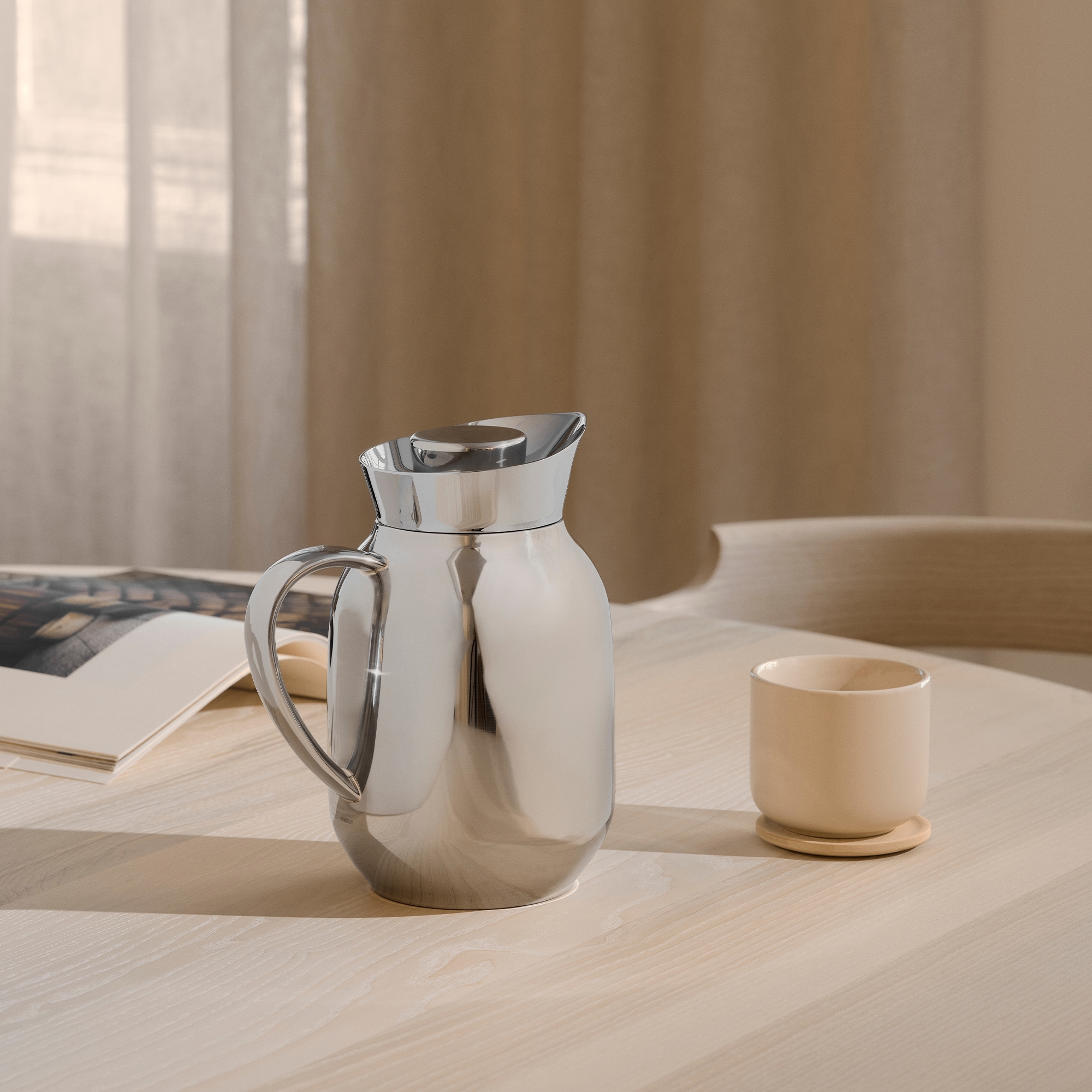 Stelton - Isolierkanne - Amphora - 1,2 Liter