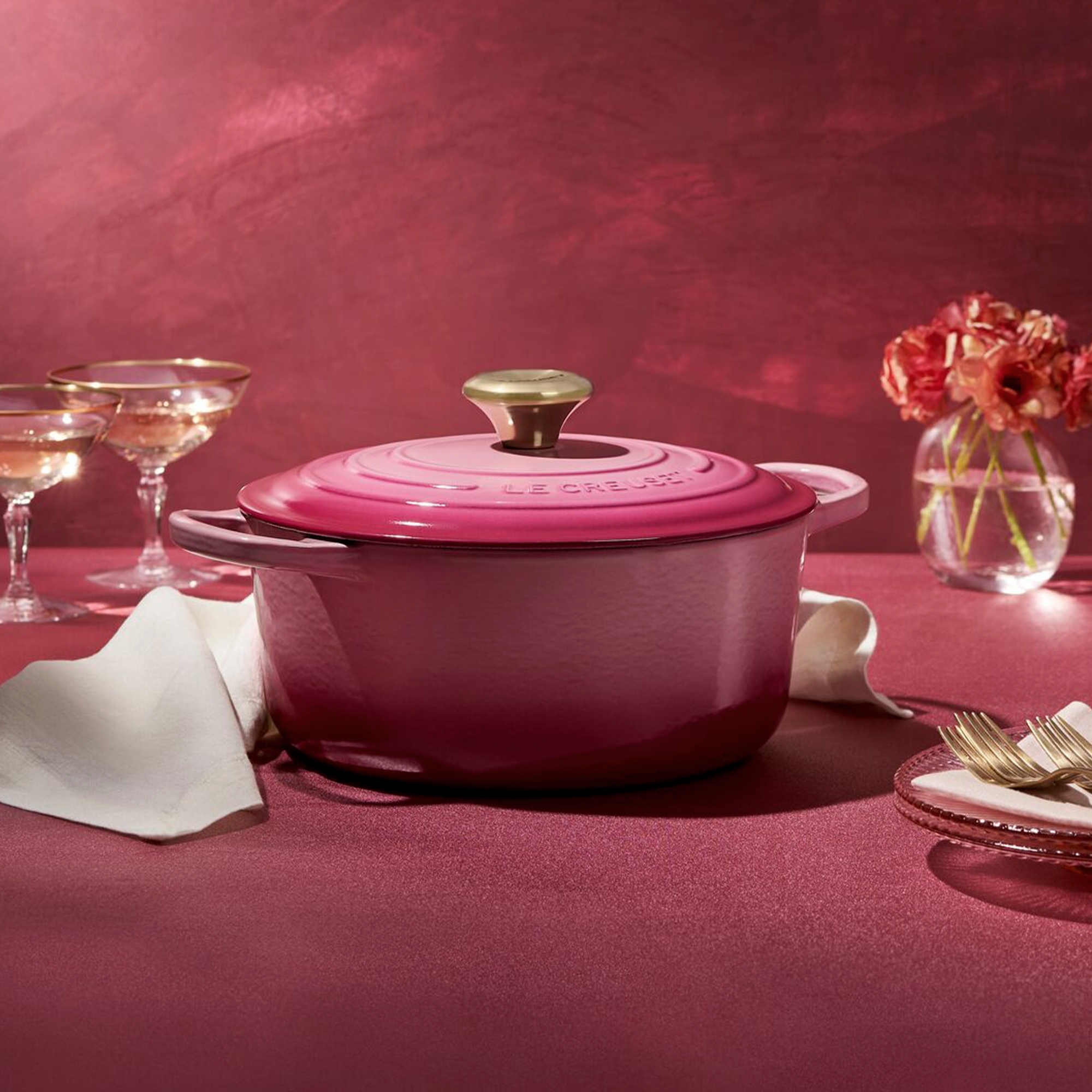 Le Creuset - Signature Round Casserole Le Creuset - Signature Round Casserole