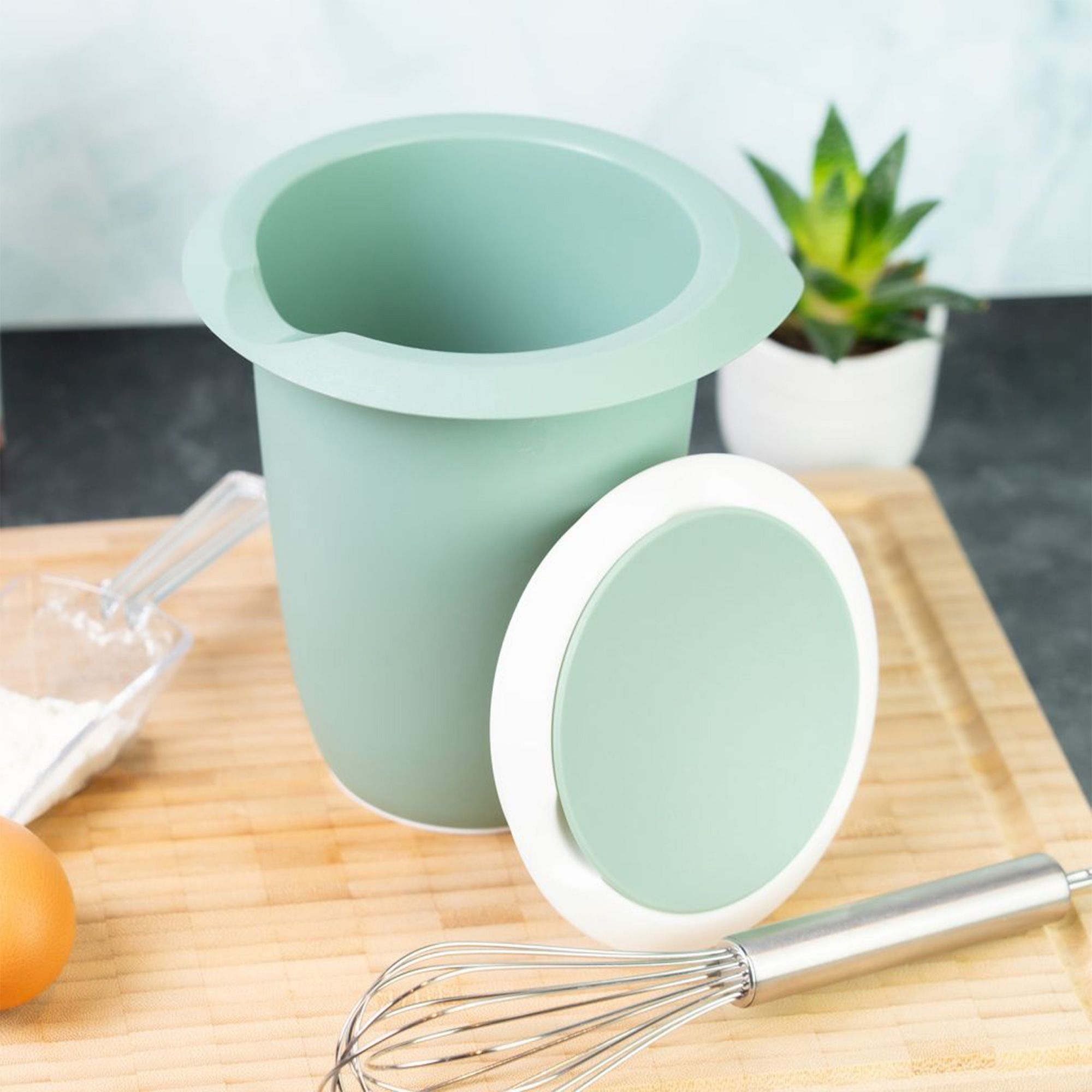 Westmark – Mixing Bowl with Two-Part Lid – 1 L – Mint/White