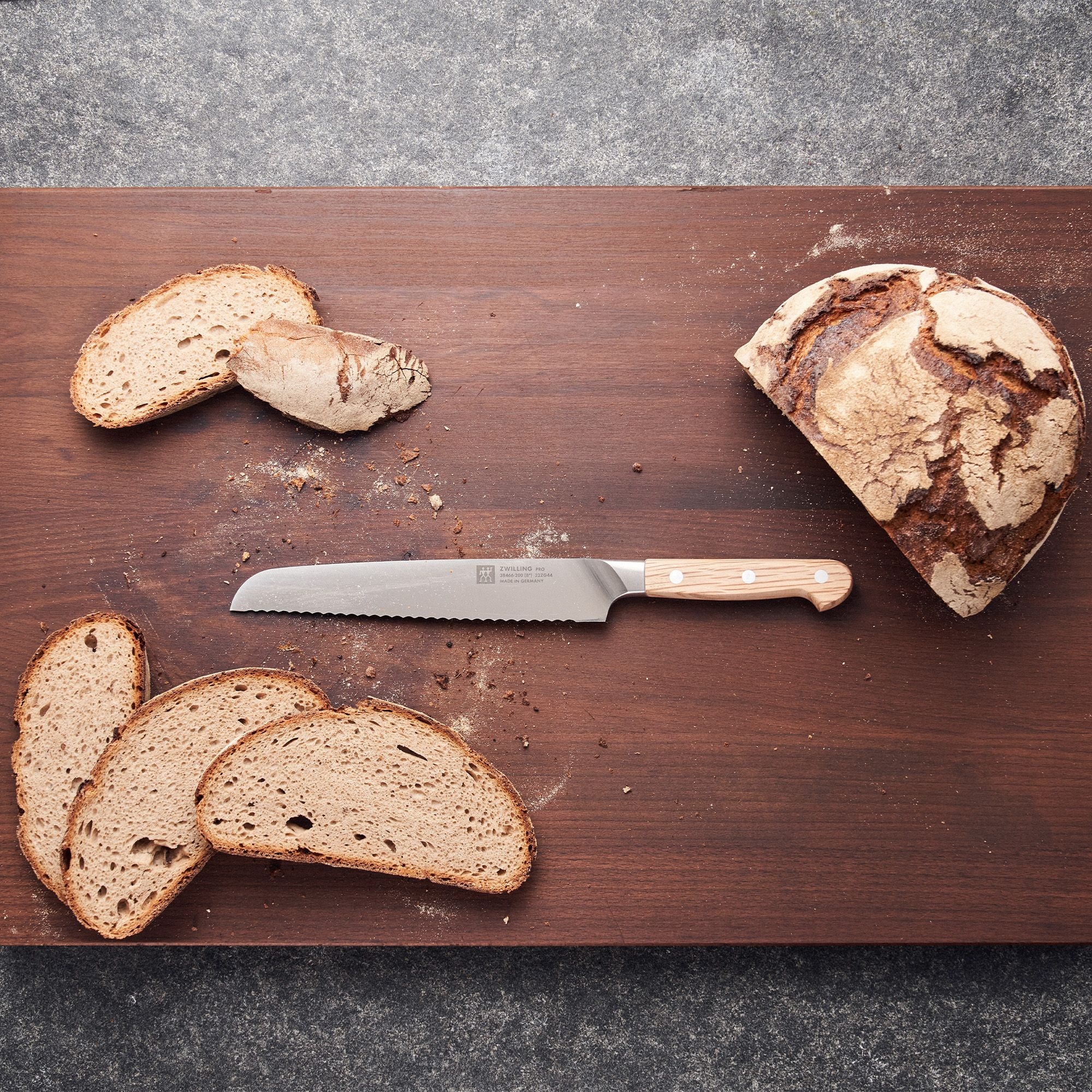 ZWILLING - Bread knife | Pro Wood | 20 cm ZWILLING - Bread knife | Pro Wood | 20 cm