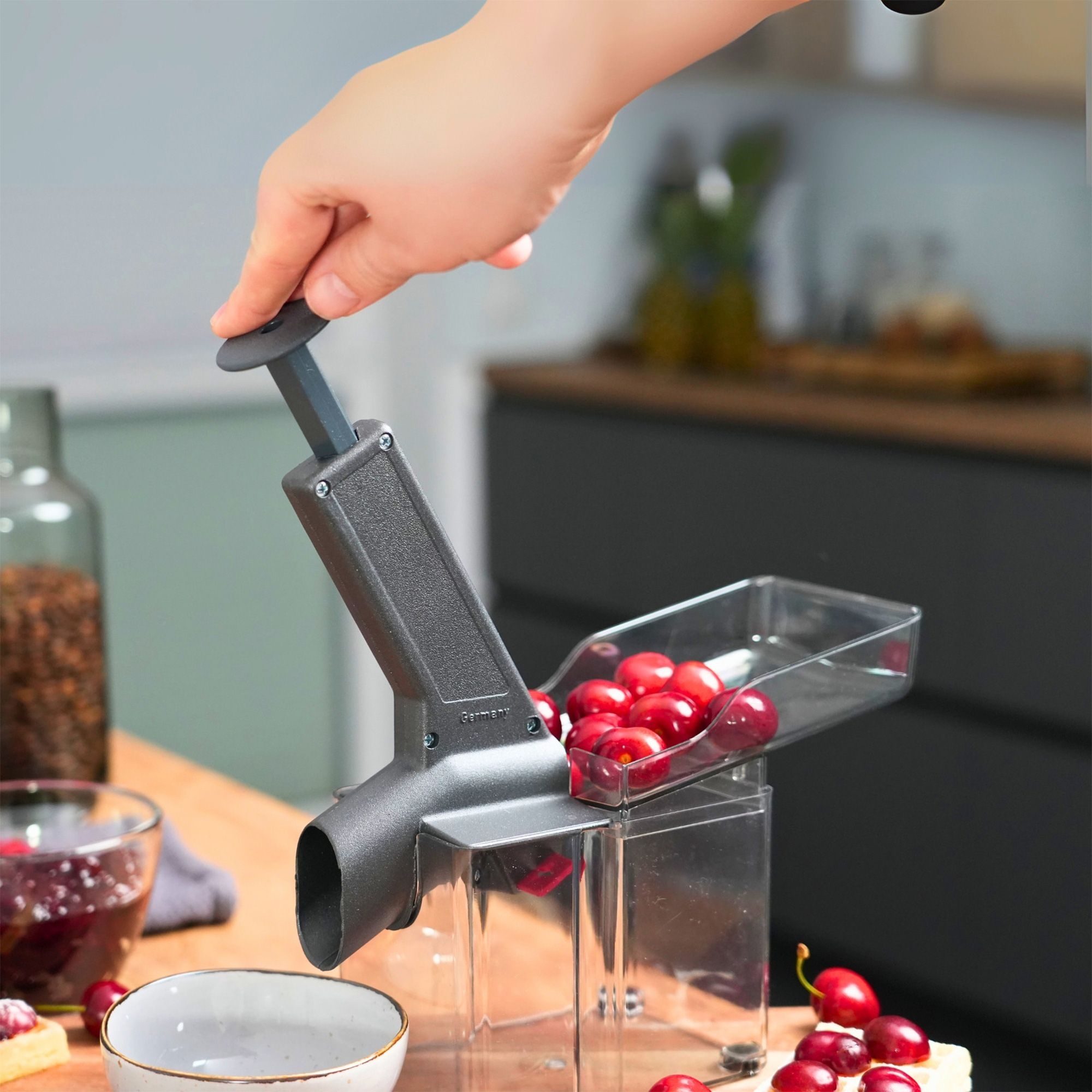 Westmark - Cherry stoner »Kirschomat« Black Edition