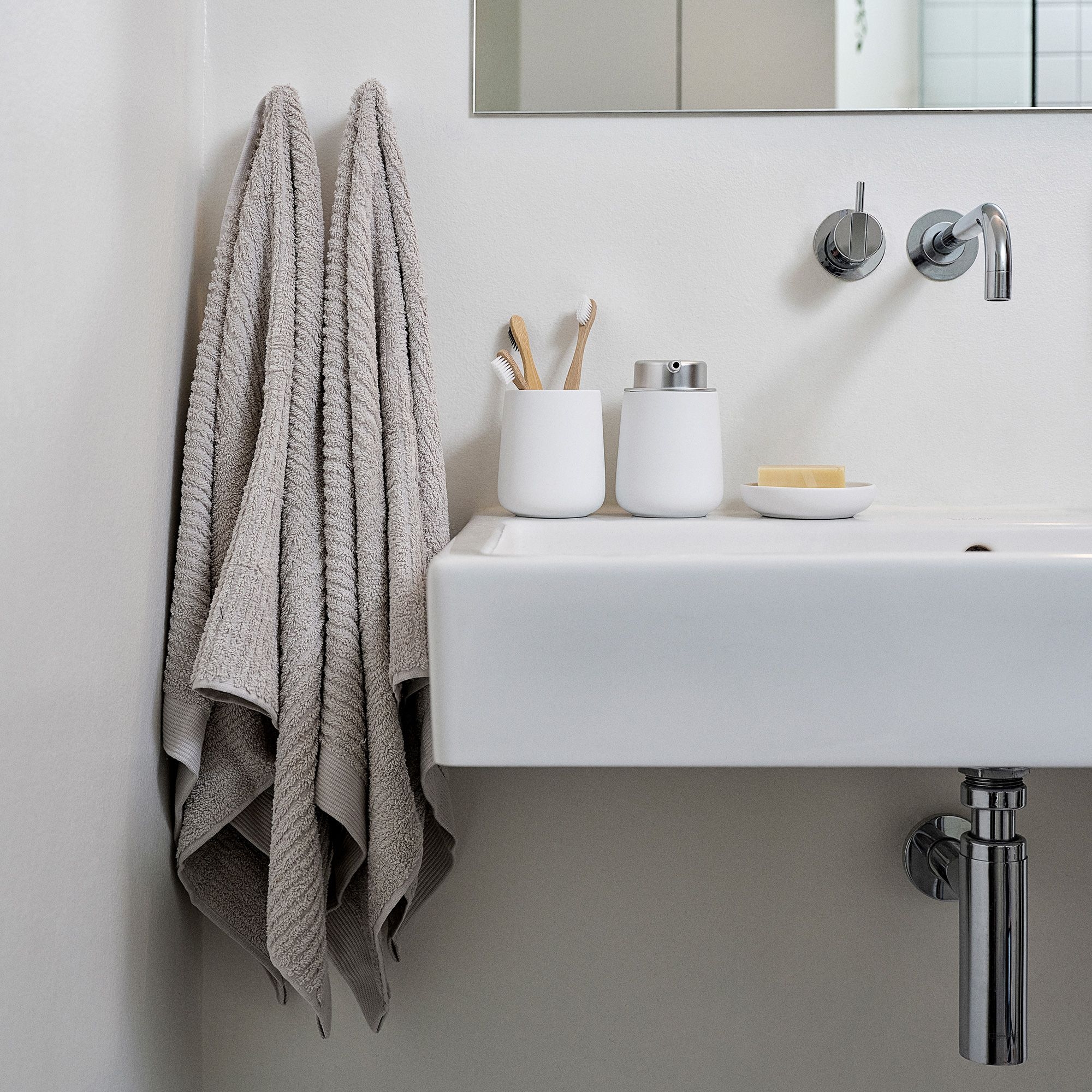 Zone - Classic Badehandtuch - 70 x 140 cm - Soft Grey