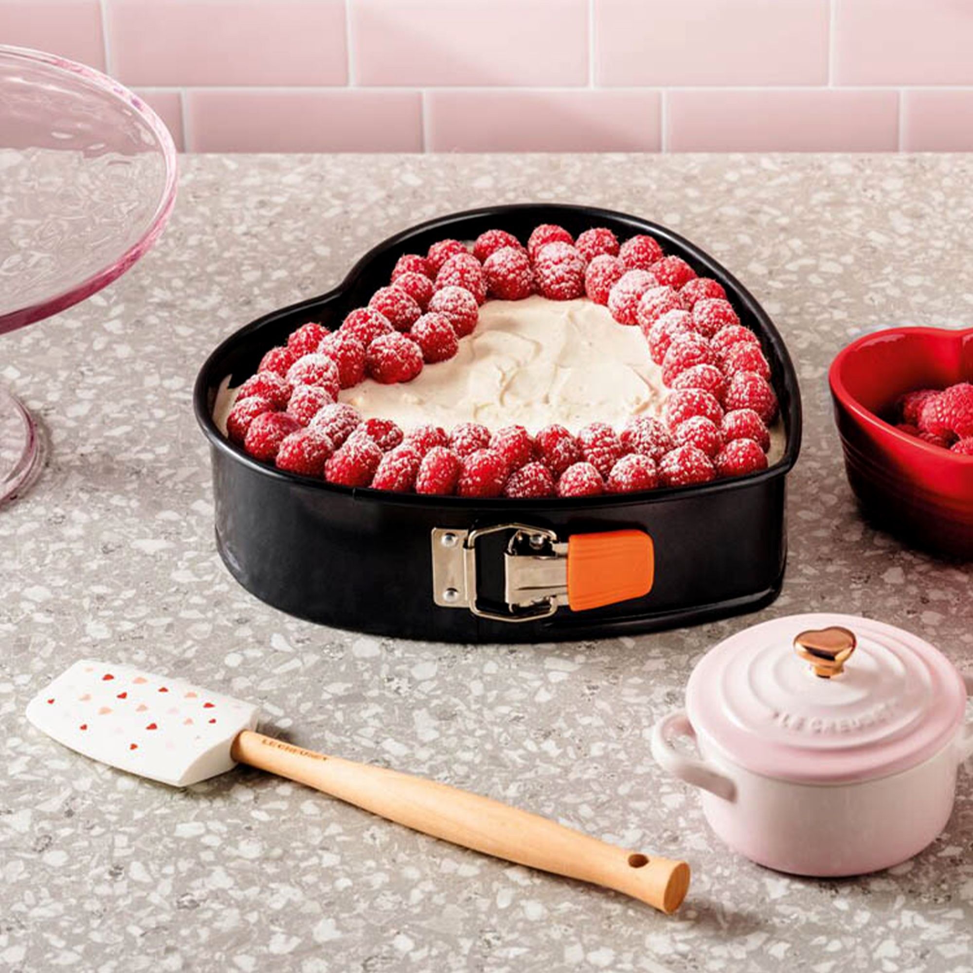 Le Creuset - Heart Springform Tin - 25 cm