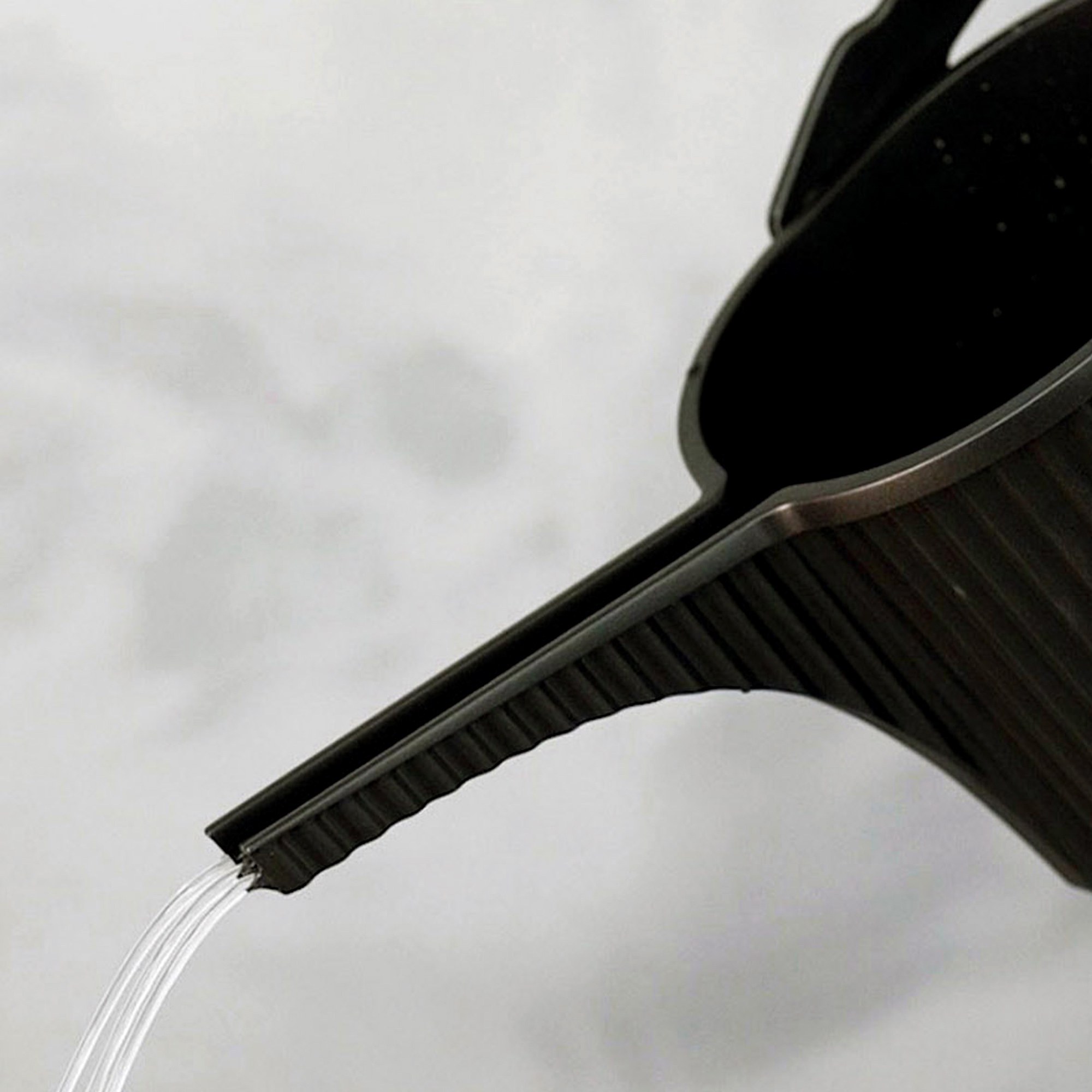 Hachiman - Watering can  1,5 L Garden Beetle | Dark green