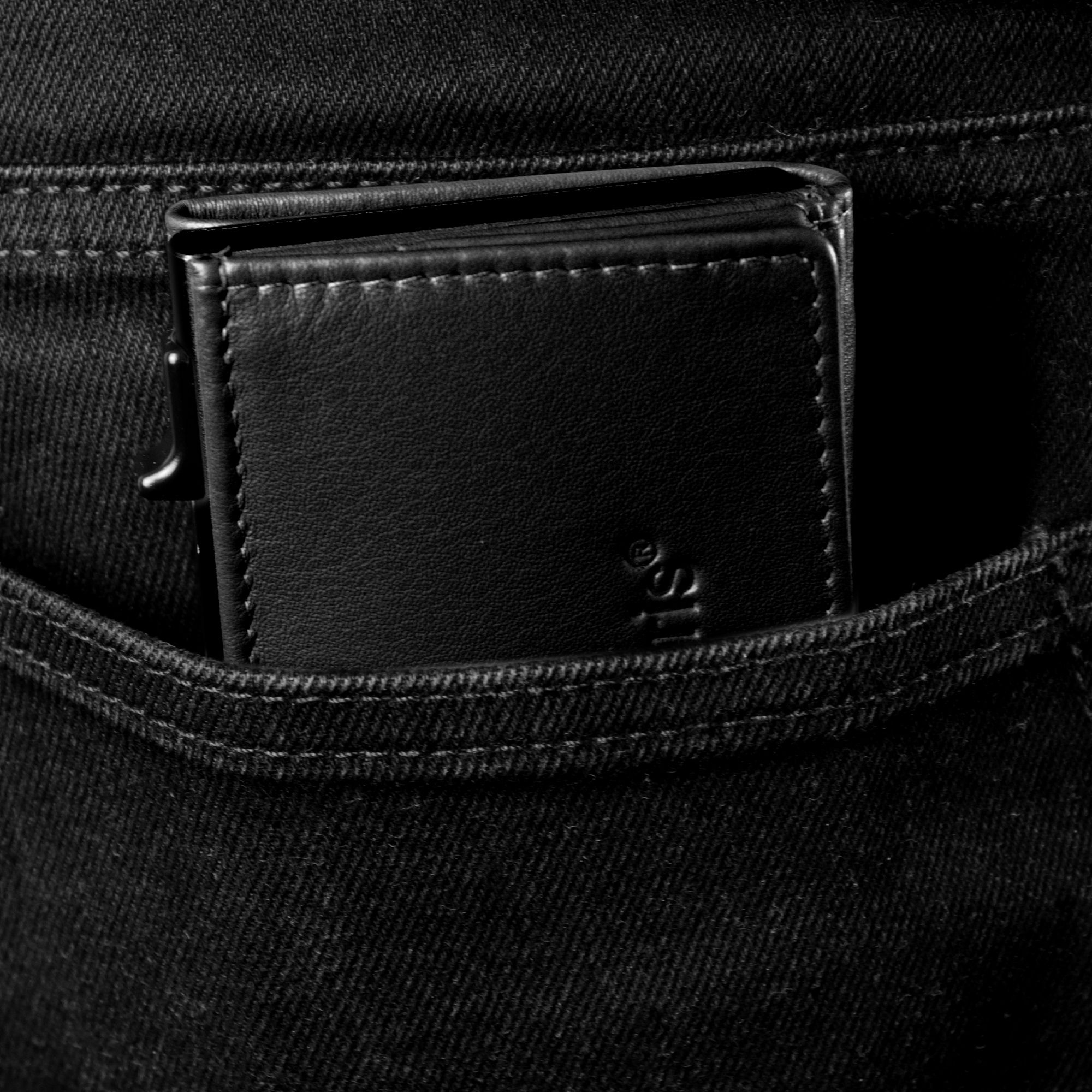 Card Case with Coin Pocket - Black | Culinaris