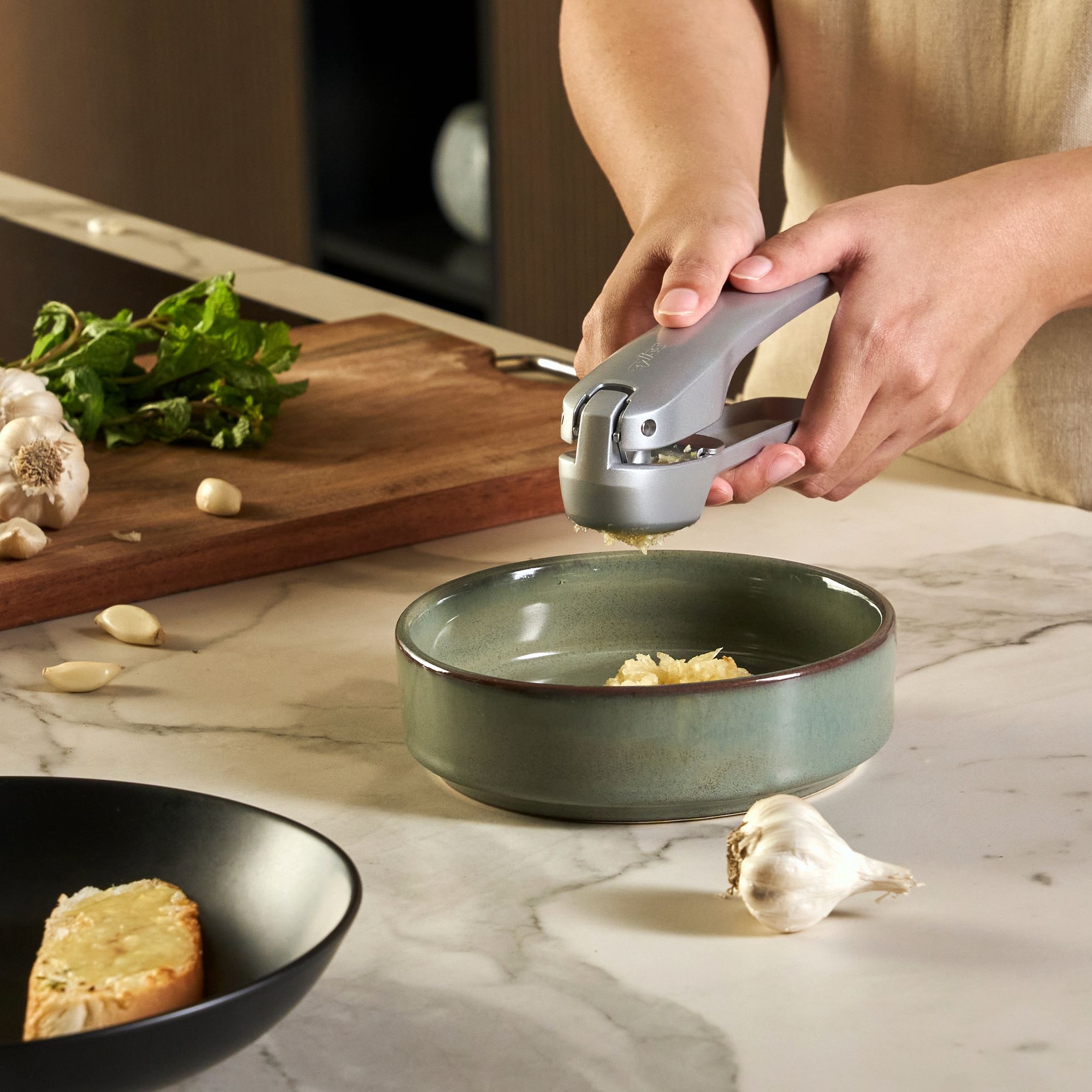 Zyliss - Susi 4 Garlic Press