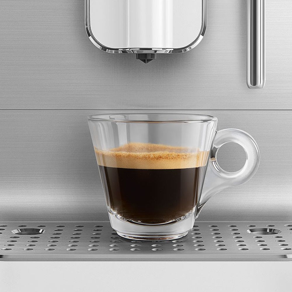 Smeg - Fully automatic coffee machine with steam function - White Smeg - Fully automatic coffee machine with steam function - White