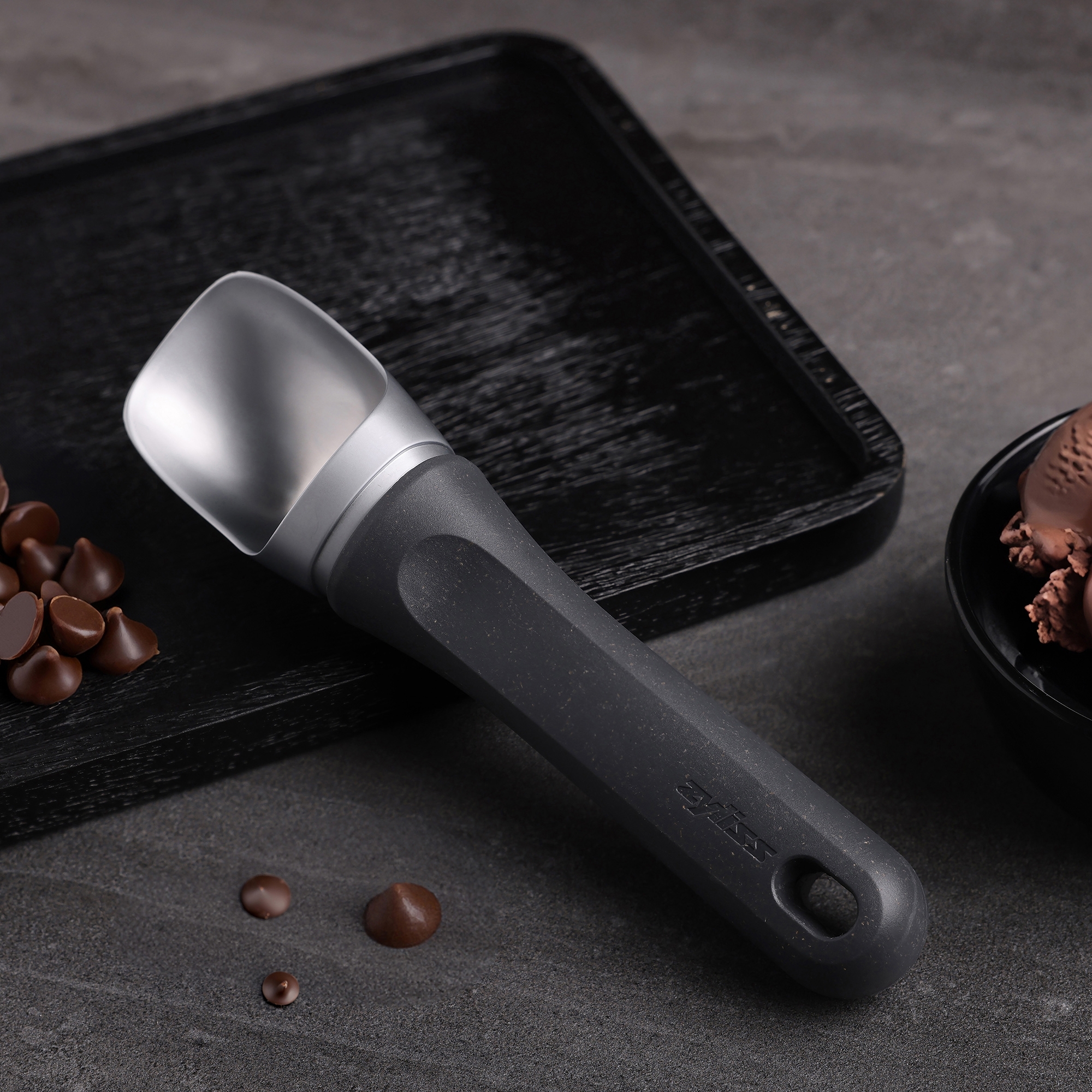 Zyliss - Ice Cream Scoop | Beluga Grey