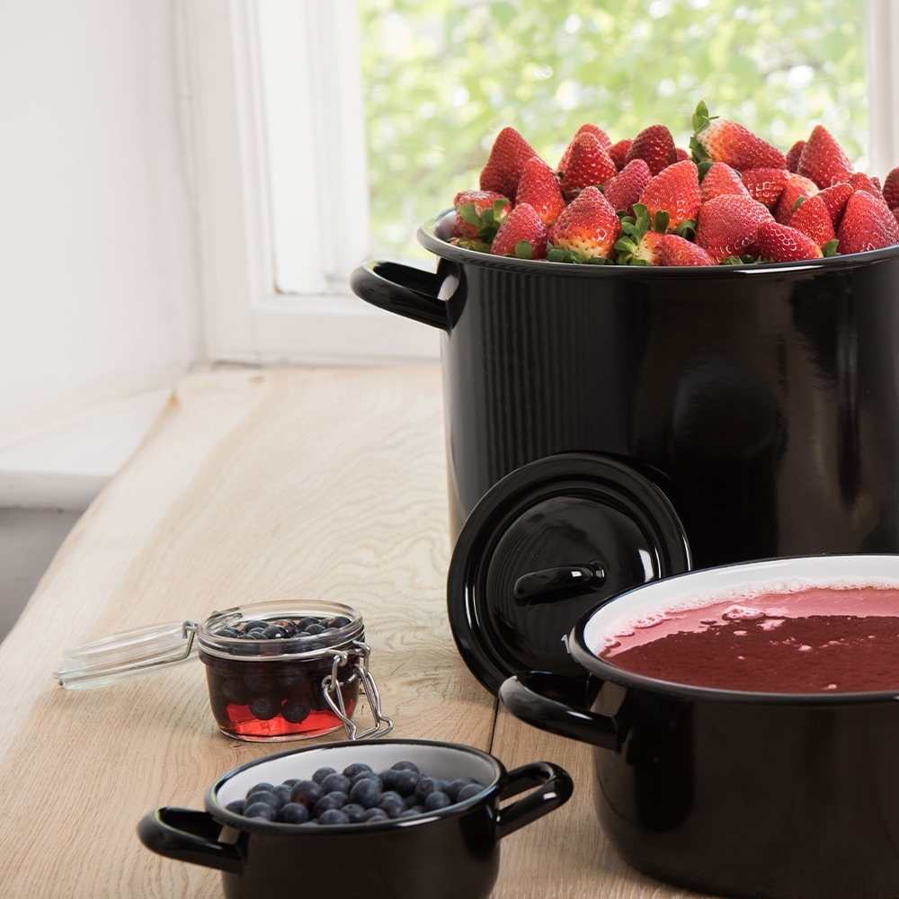 Riess Giants - Shallow casserole with lid