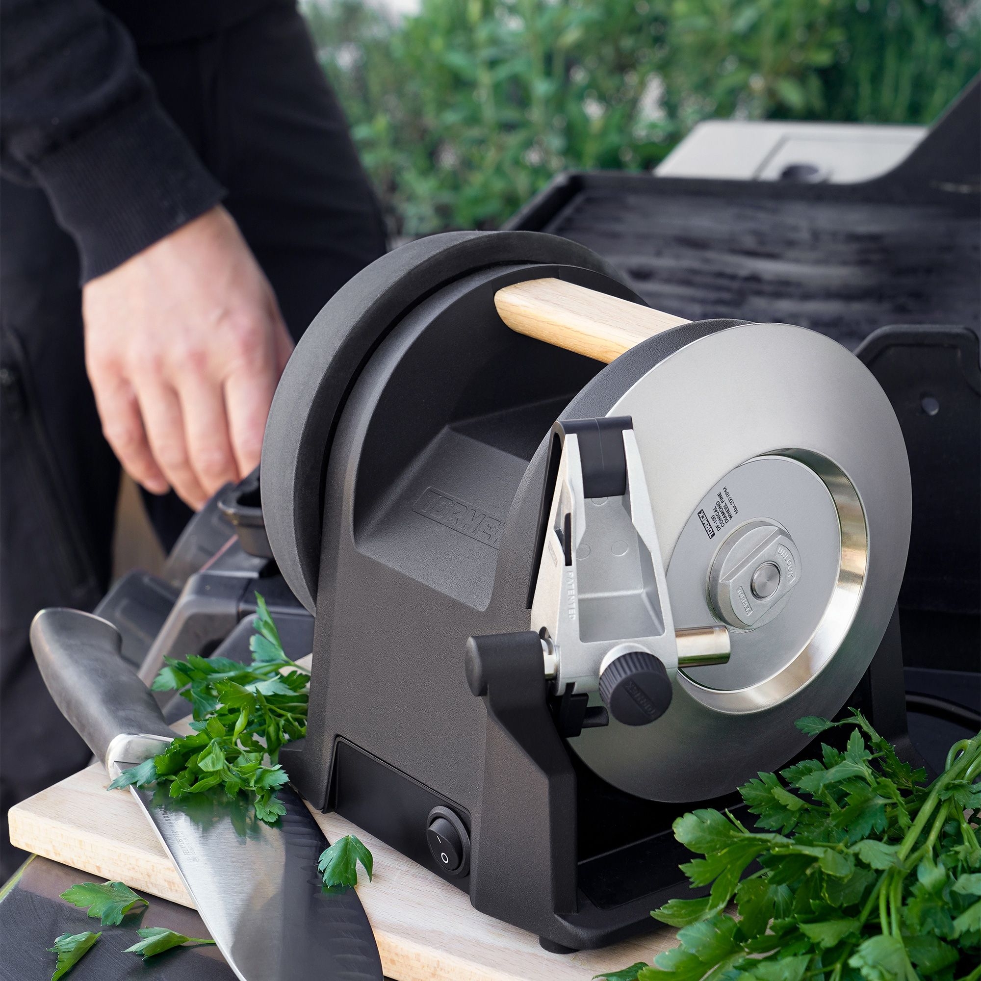 Tormek – Elektrischer Messerschärfer T-1 Kitchen Knife Sharpener Carbon Black Tormek – Elektrischer Messerschärfer T-1 Kitchen Knife Sharpener Carbon Black