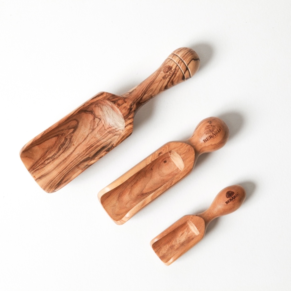 Berard salt shovel large, olive wood, 18cm Berard salt shovel large, olive wood, 18cm