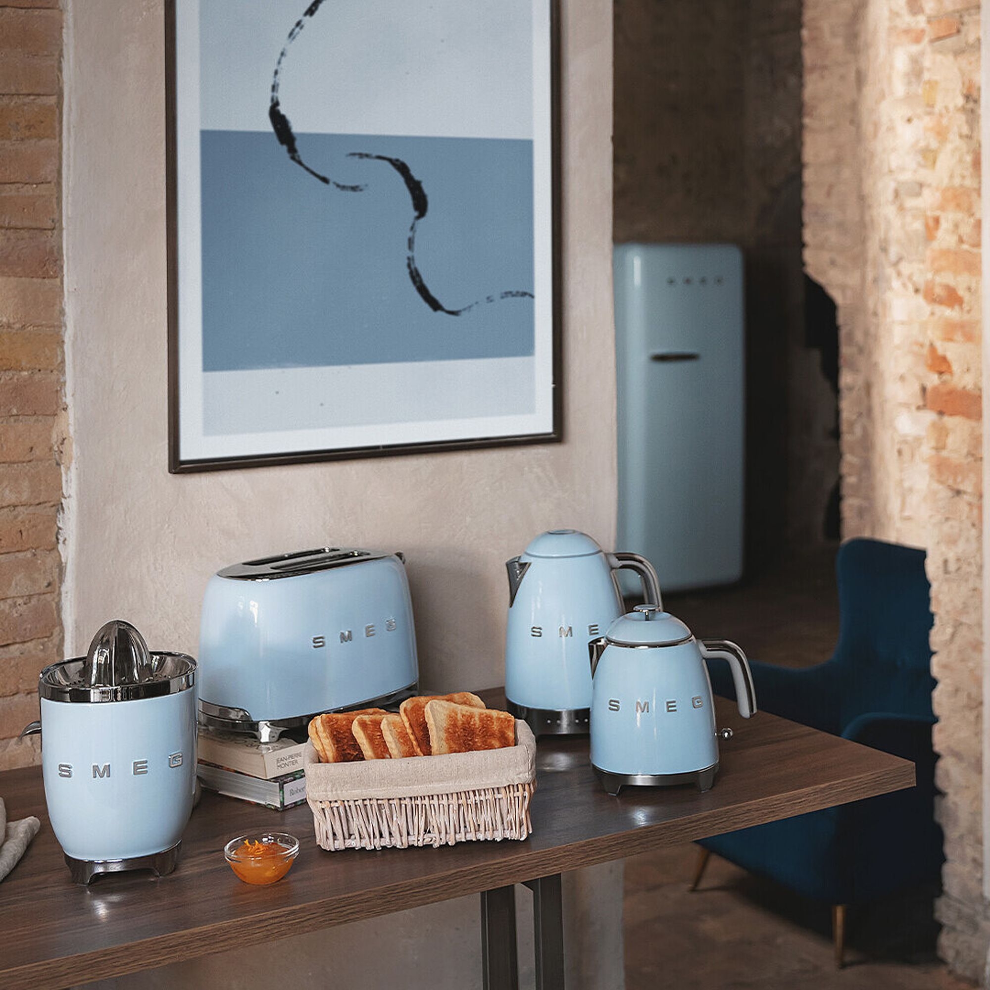 Smeg - 1.7 L kettle with adjustable temperature setting - light blue Smeg - 1.7 L kettle with adjustable temperature setting - light blue