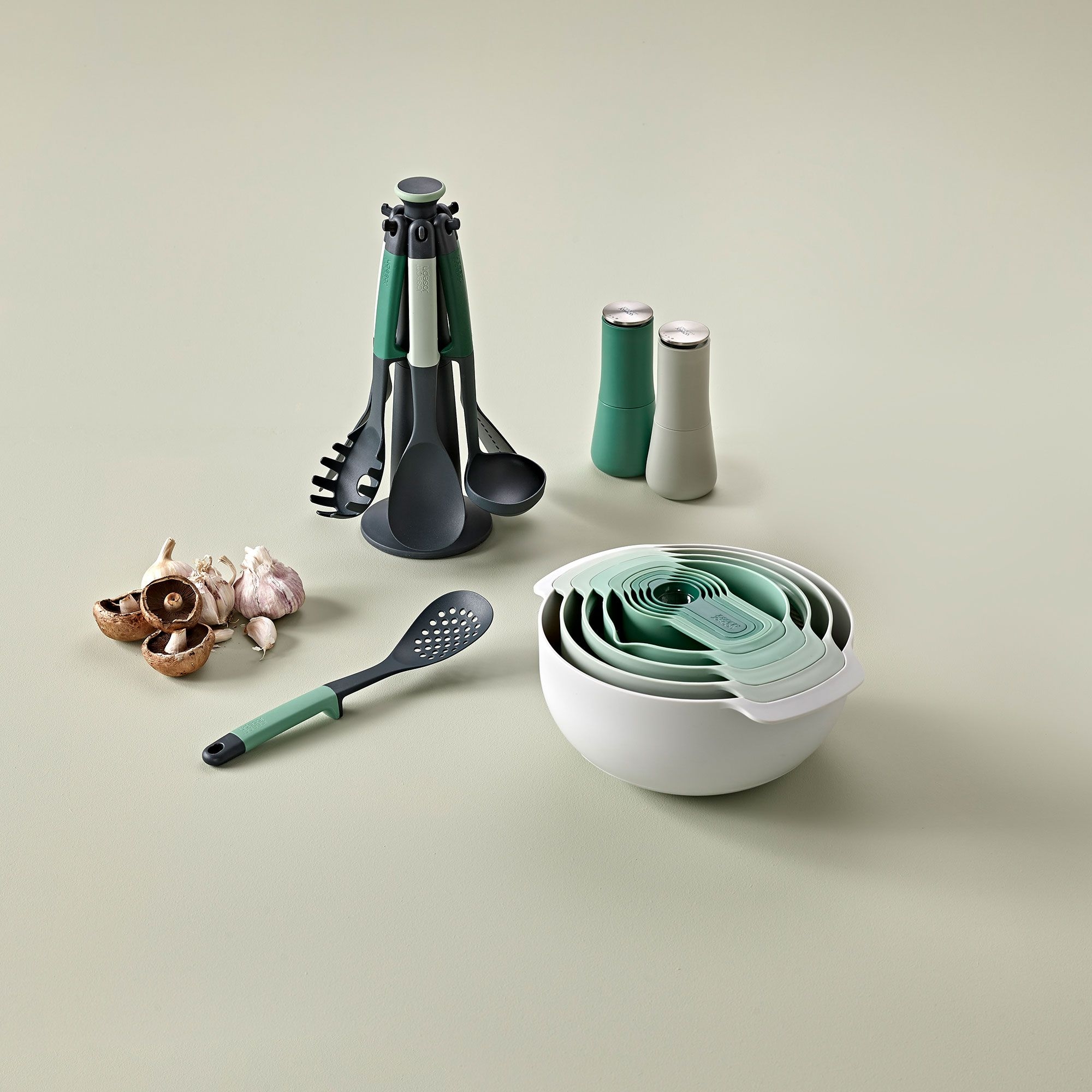 Joseph Joseph - Elevate™ 6-piece utensil set with swivel stand - Sage Joseph Joseph - Elevate™ 6-piece utensil set with swivel stand - Sage