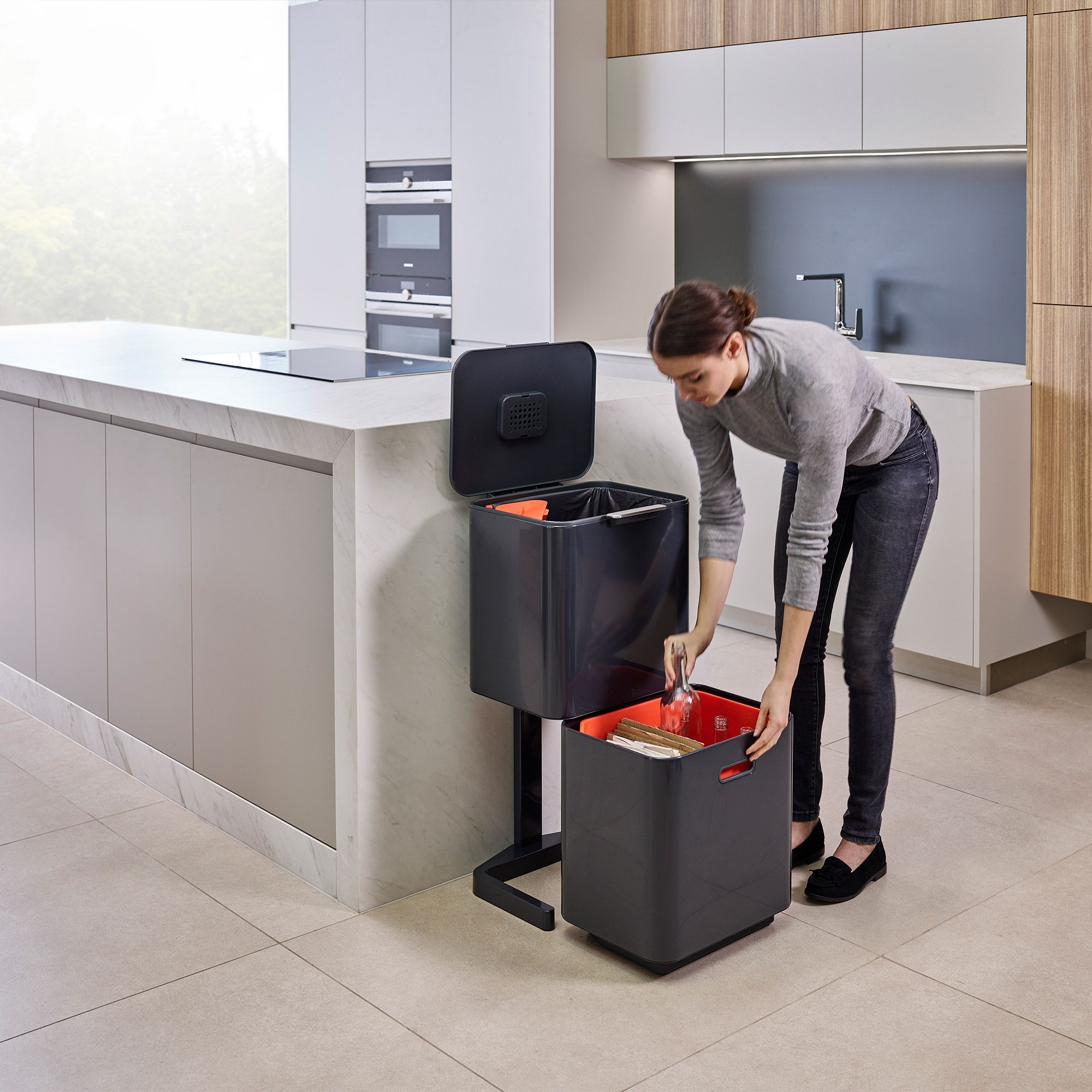 Joseph Joseph - Totem Max 60 L Abfalltrennungs- und Recyclingbehälter - graphit grau