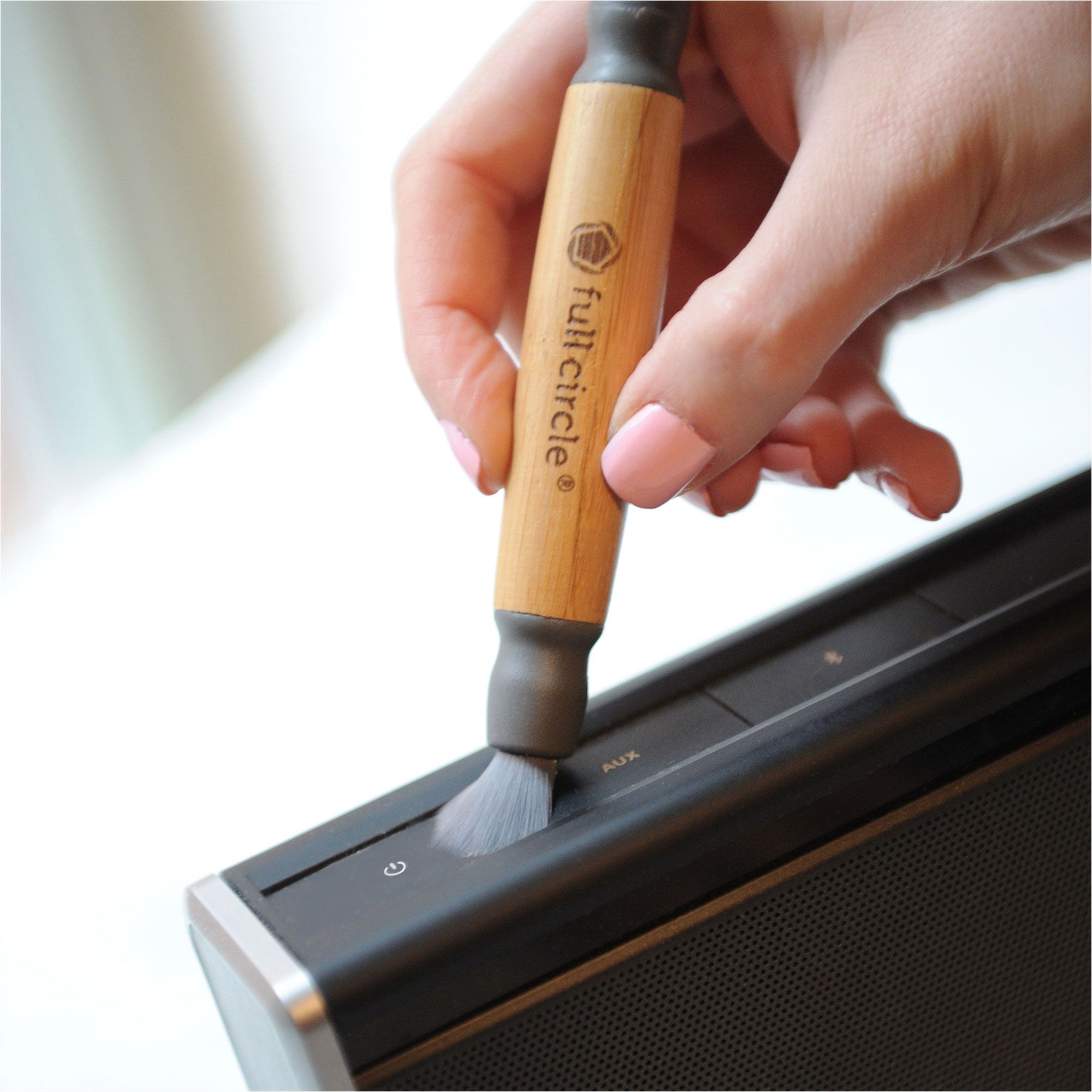 Full Circle - 3-in-1 electronics cleaner - STRG ALT CLEAN