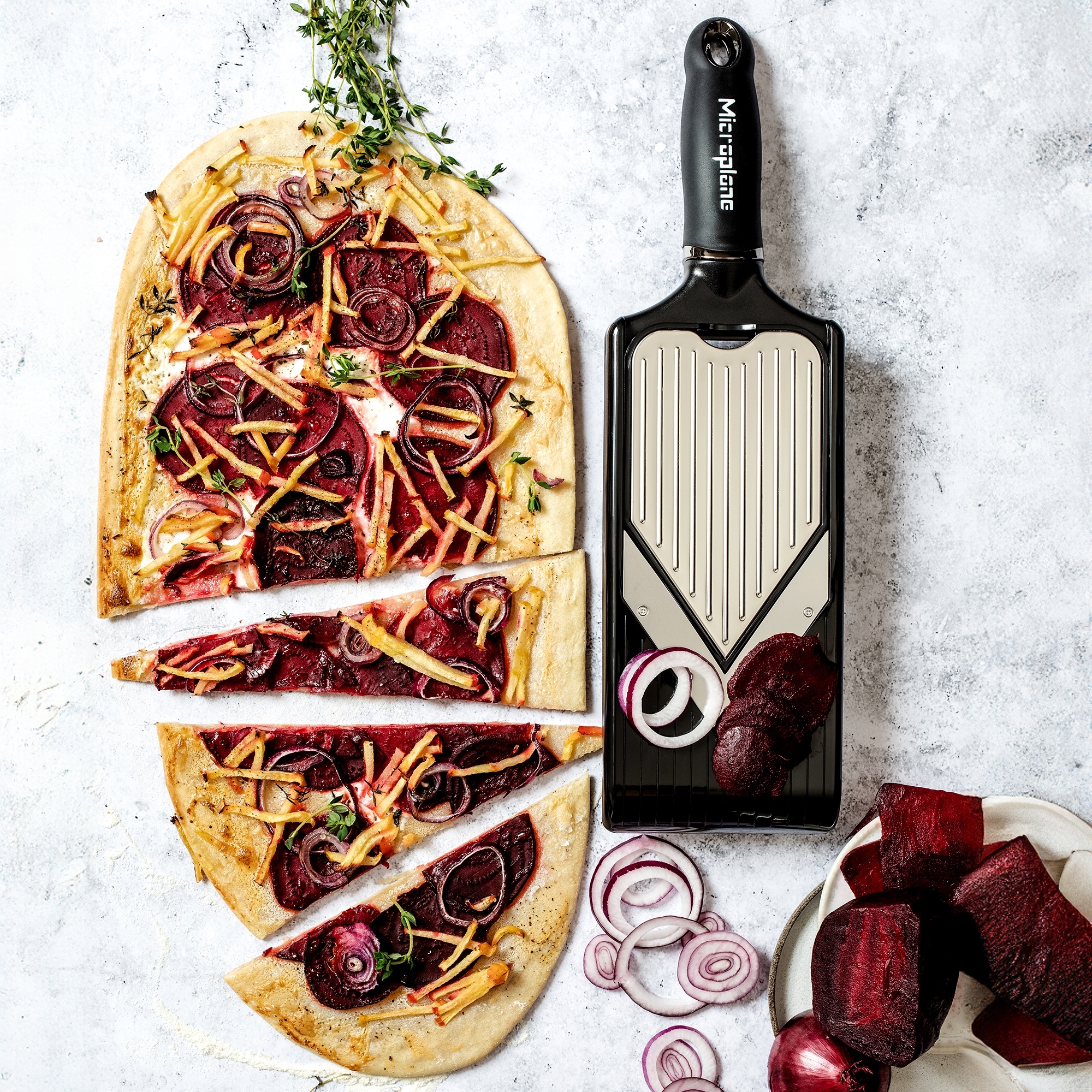 Microplane - Multihobel mit V-Klinge und Julienneklinge Microplane - Multihobel mit V-Klinge und Julienneklinge