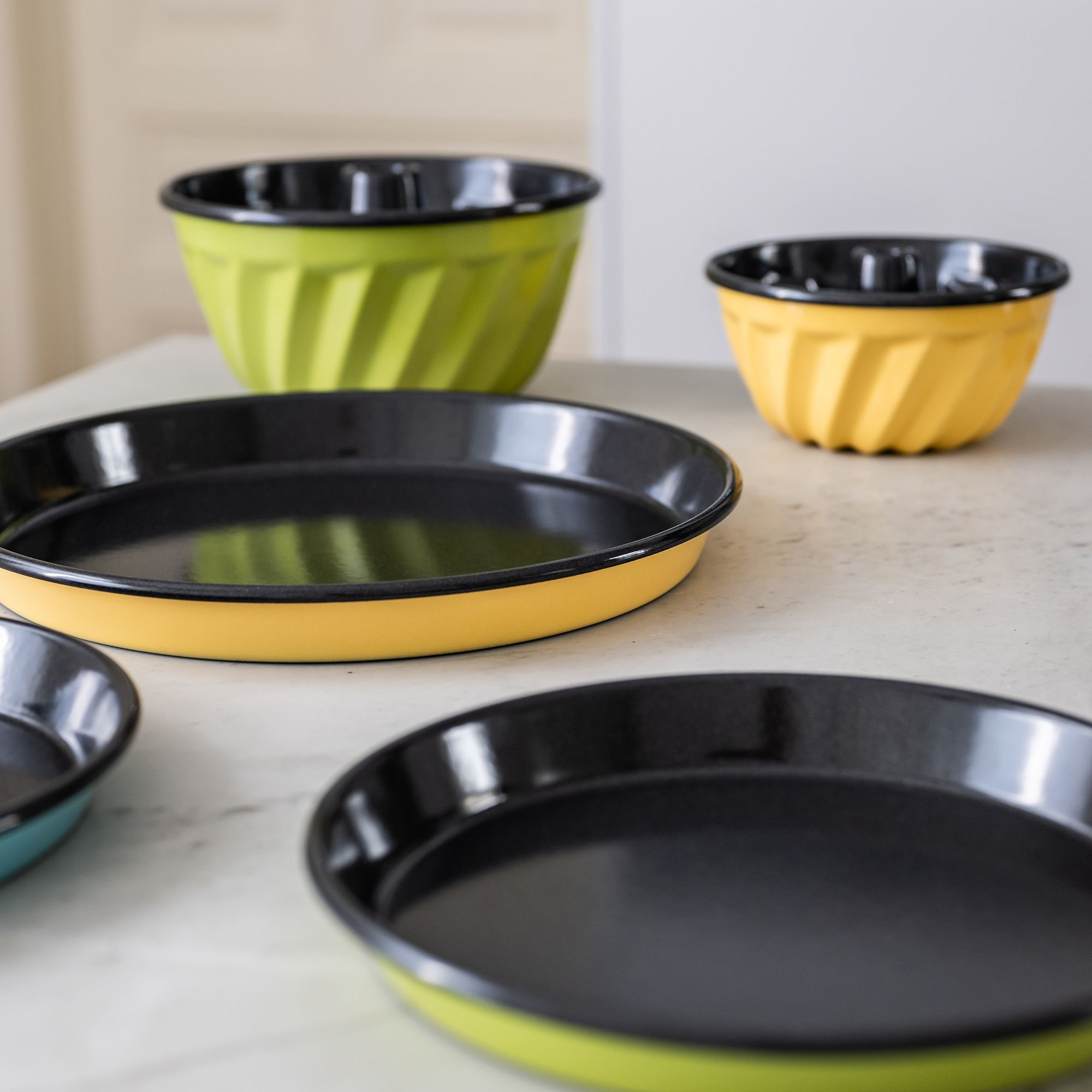 Riess - CLASSIC - Baking and Serving Dish, 28 cm, golden yellow