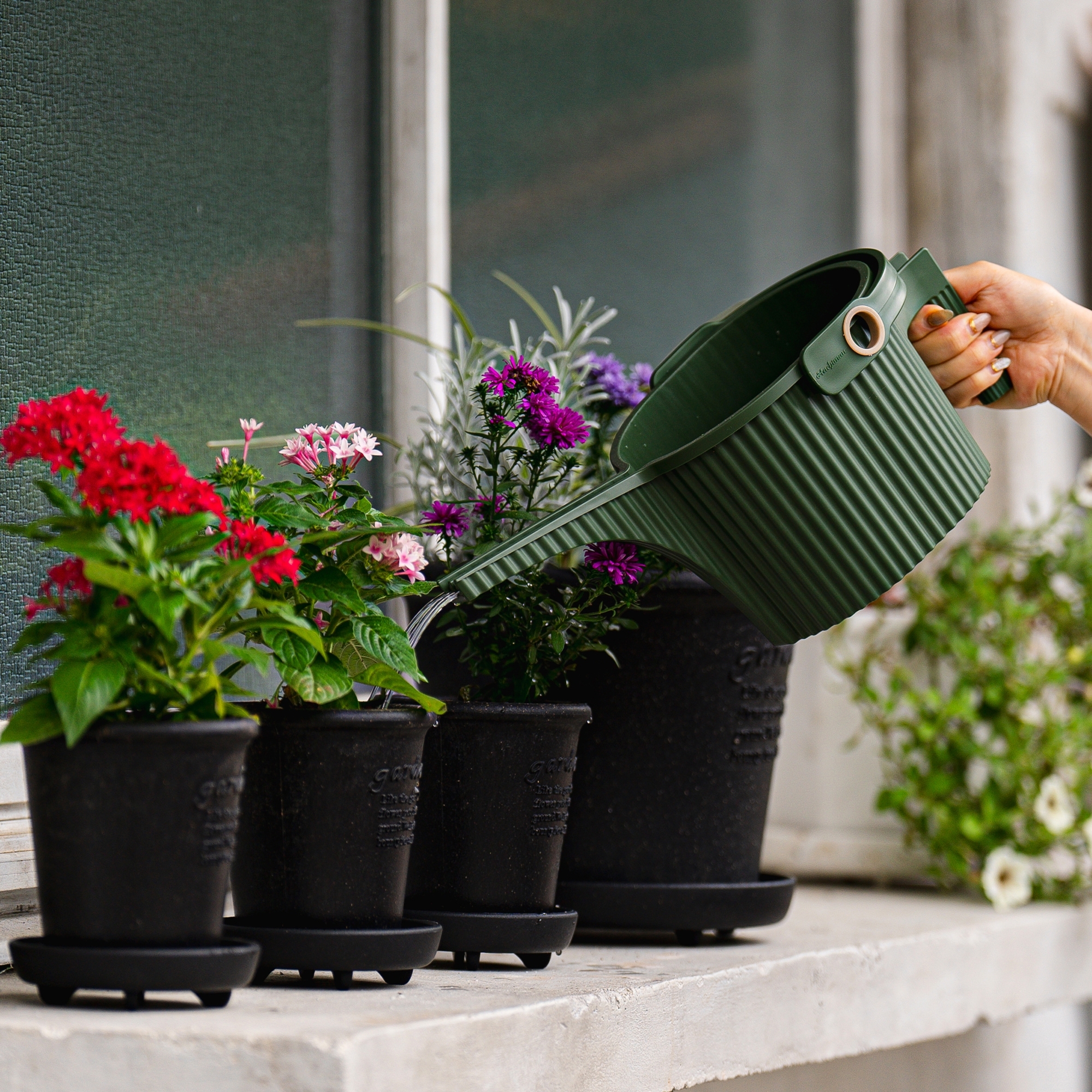 Hachiman - Watering can  1,5 L Garden Beetle | Dark green