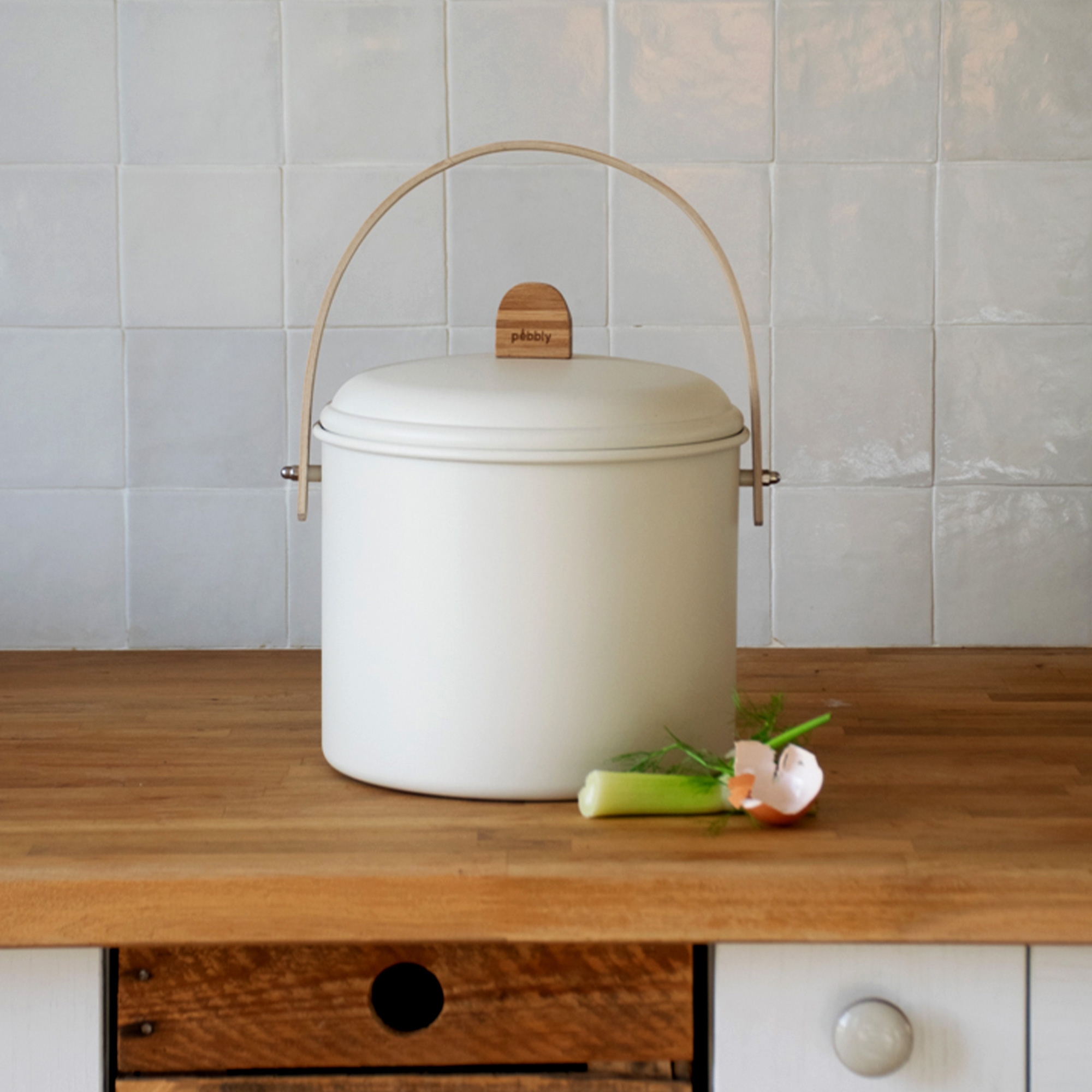 Pebbly - Komposteimer 7 L mit Aktivkohle - Creme Pebbly - Komposteimer 7 L mit Aktivkohle - Creme