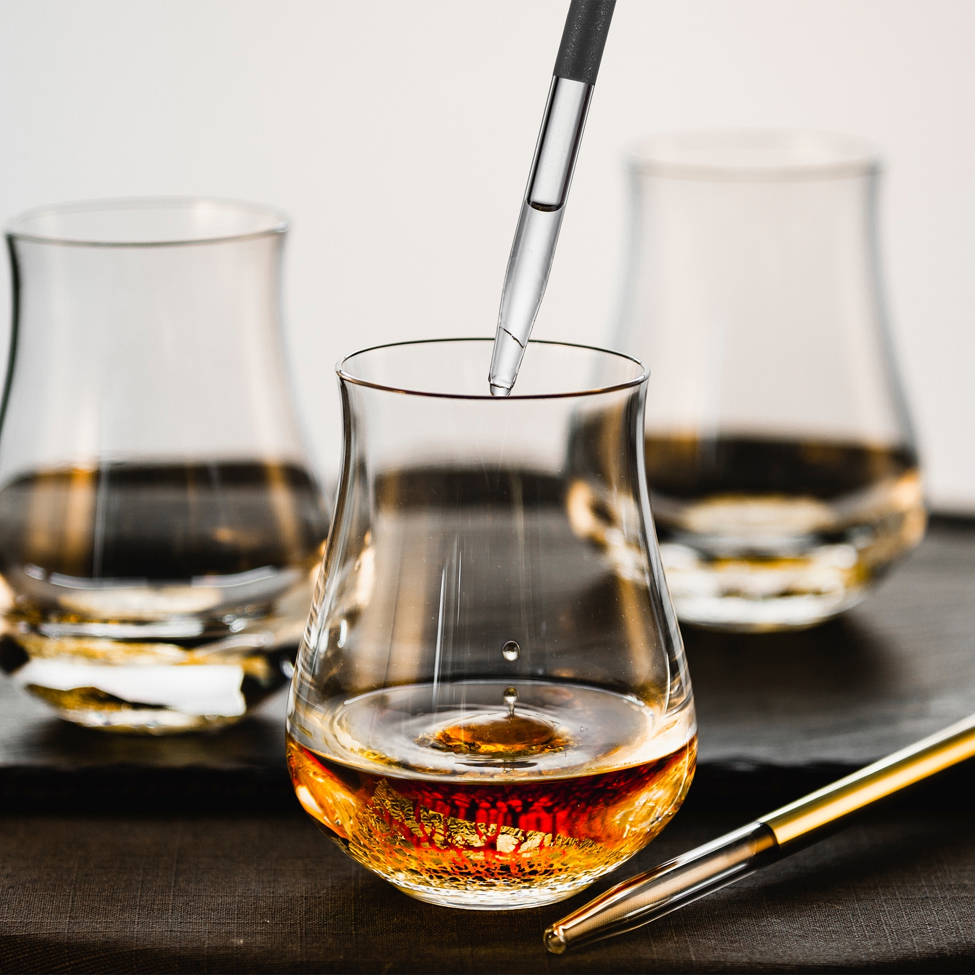 Eisch - Whisky/Rum Pipette GENTLEMAN, gold
