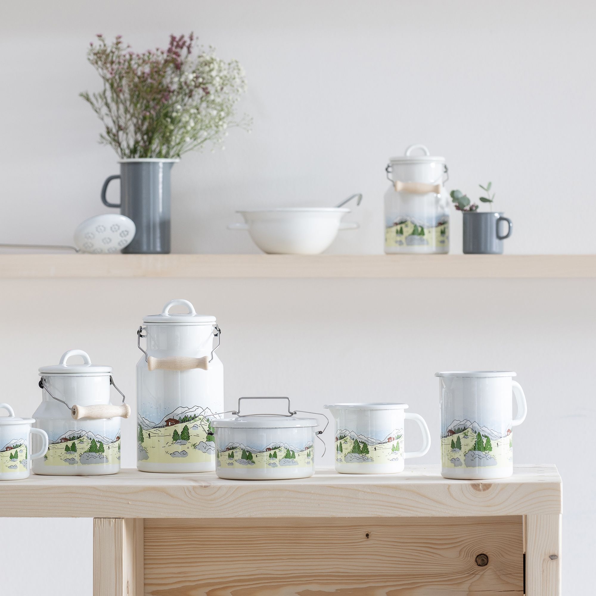 Riess COUNTRY - Landlust - milk jug 1.0 L with lid and wooden handle Riess COUNTRY - Landlust - milk jug 1.0 L with lid and wooden handle