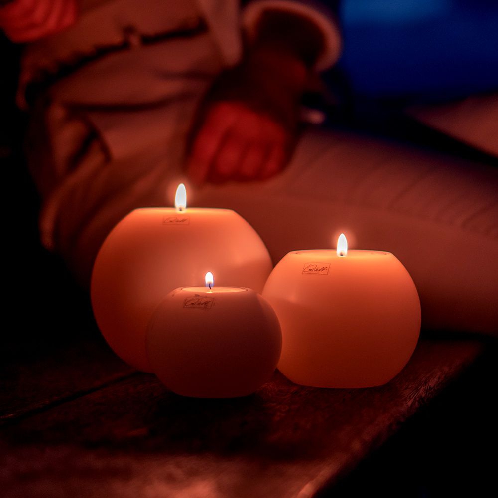 Qult Farluce Moon - Tealight Candle Holder Ø 8 cm - White