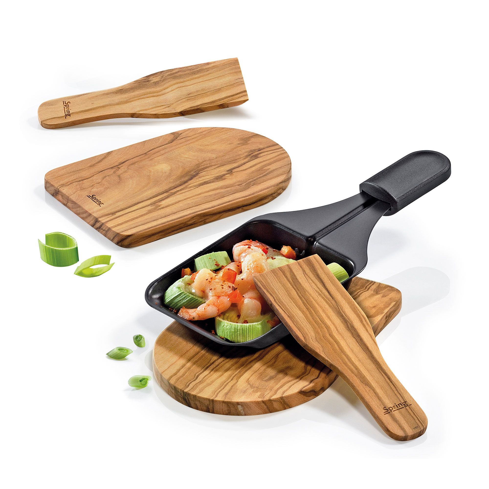 Raclettepfännchen mit Olivenholzbrett und Schaber