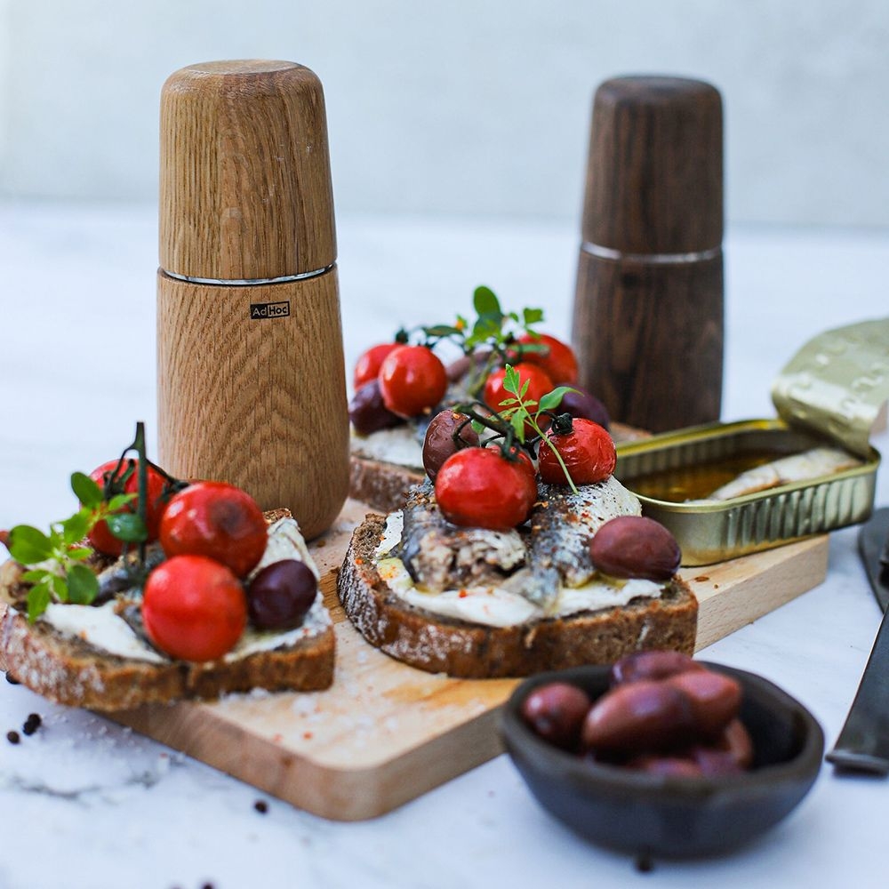 Adhoc Yono 15cm pepper or salt mill on serving board