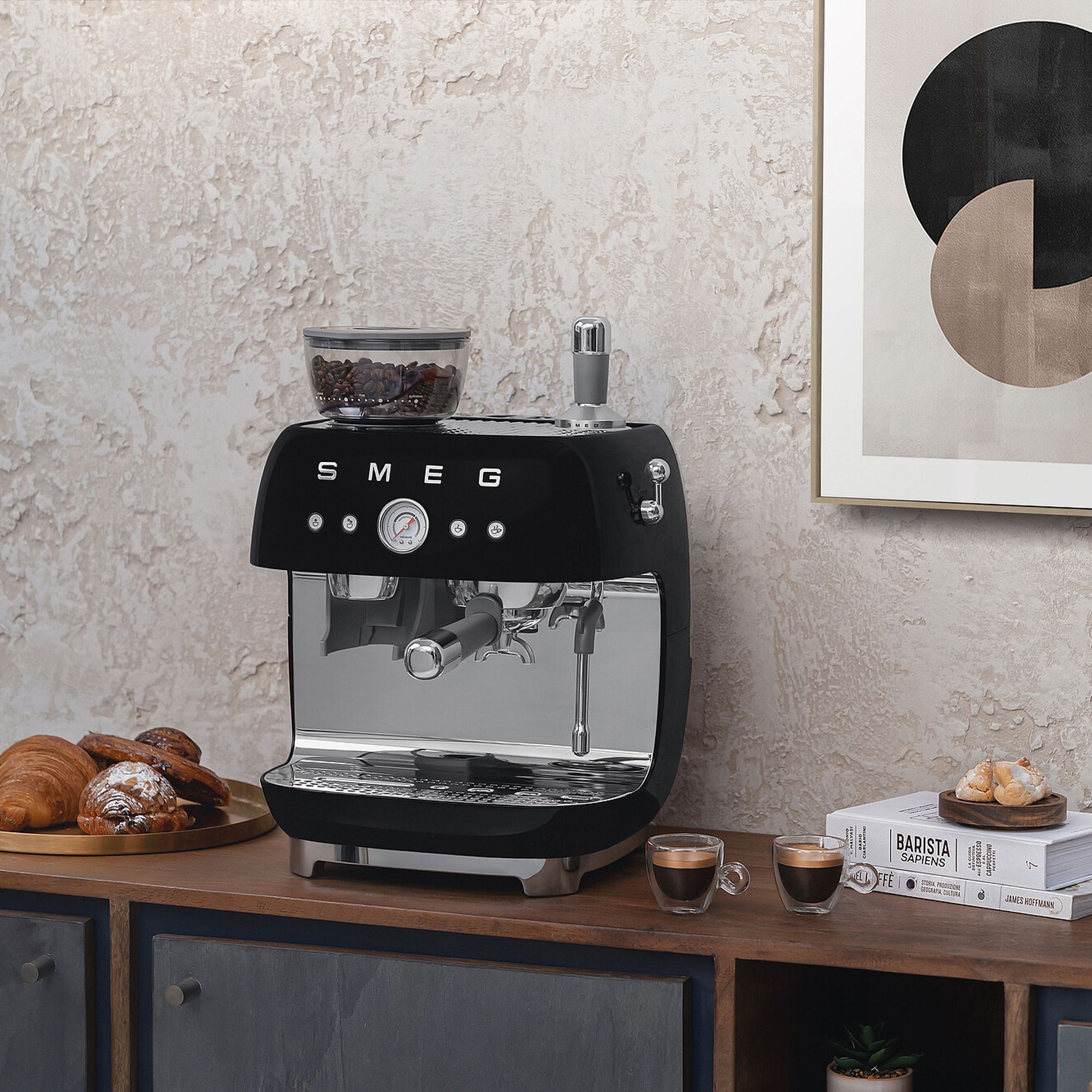 SMEG espresso machine with grinder 50's style - black SMEG espresso machine with grinder 50's style - black
