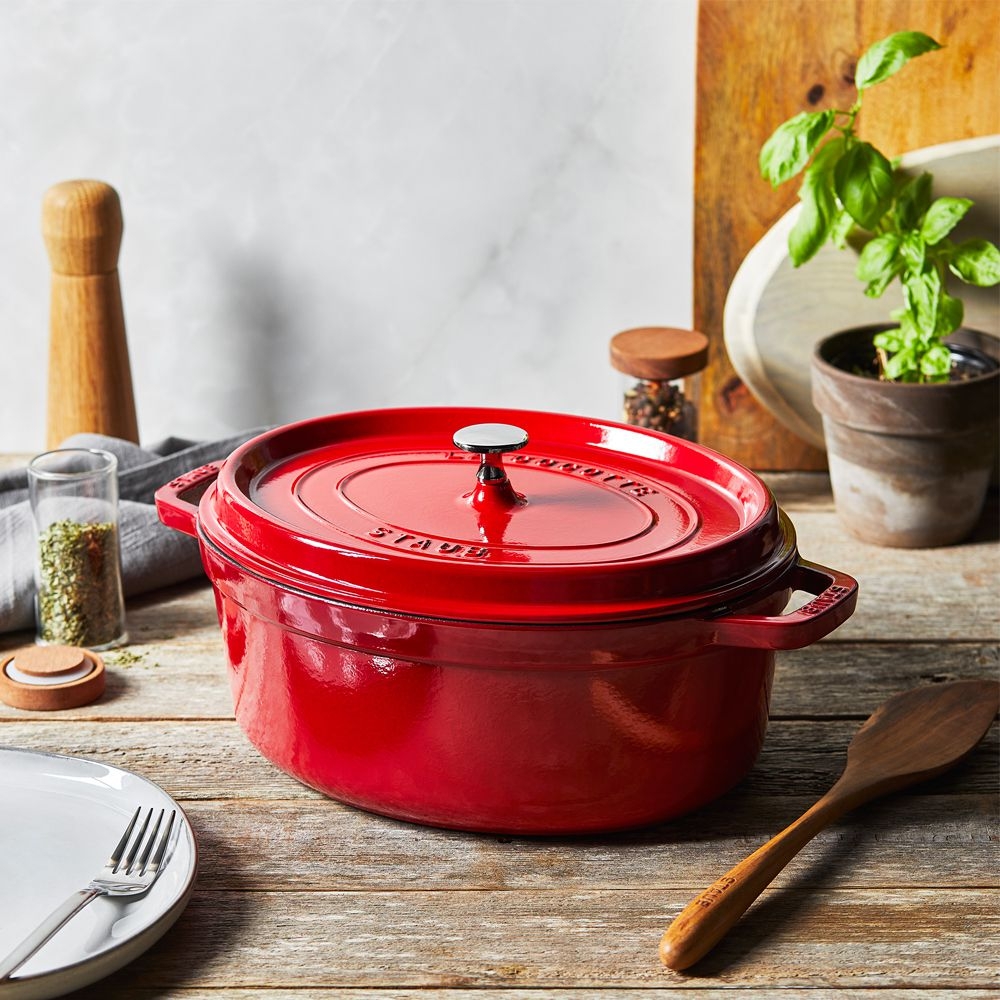 STAUB - Cocotte | oval | 29 cm | kirschrot