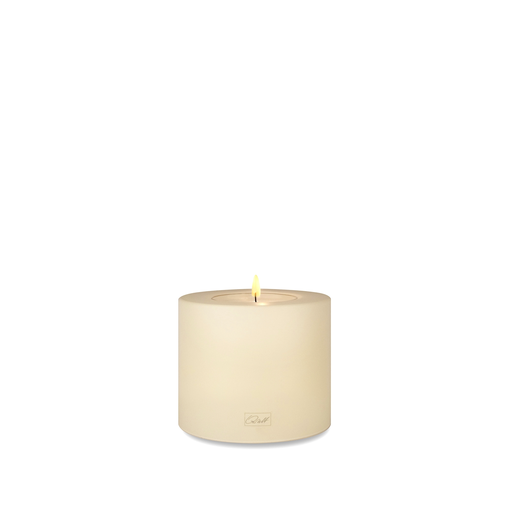 Qult Farluce Trend • Kleur Zwart • ∅ 10 cm Hoogte 15 cm • Theelichthouder in kaarsvorm • Kunststof kaars in kaarslook • Met theelichtinzet • incl. 1 TLM16 Maxilight theelicht (voor ∅ 10 & 12 cm Qult Farluce Trend • Kleur Zwart • ∅ 10 cm Hoogte 15 cm • Theelichthouder in kaarsvorm • Kunststof kaars in kaarslook • Met theelichtinzet • incl. 1 TLM16 Maxilight theelicht (voor ∅ 10 & 12 cm