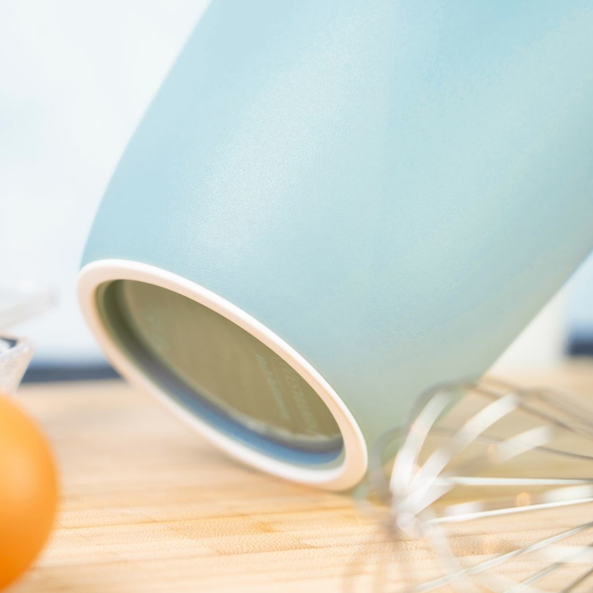 Westmark – Mixing Bowl with Two-Part Lid – 1 L – Blue/White