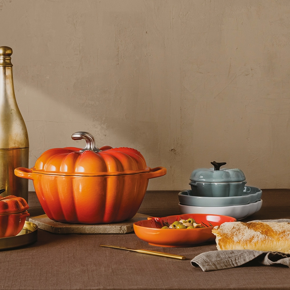 Le Creuset - Kürbisteller aus Steinzeug 23 cm - Sea Salt Le Creuset - Kürbisteller aus Steinzeug 23 cm - Sea Salt