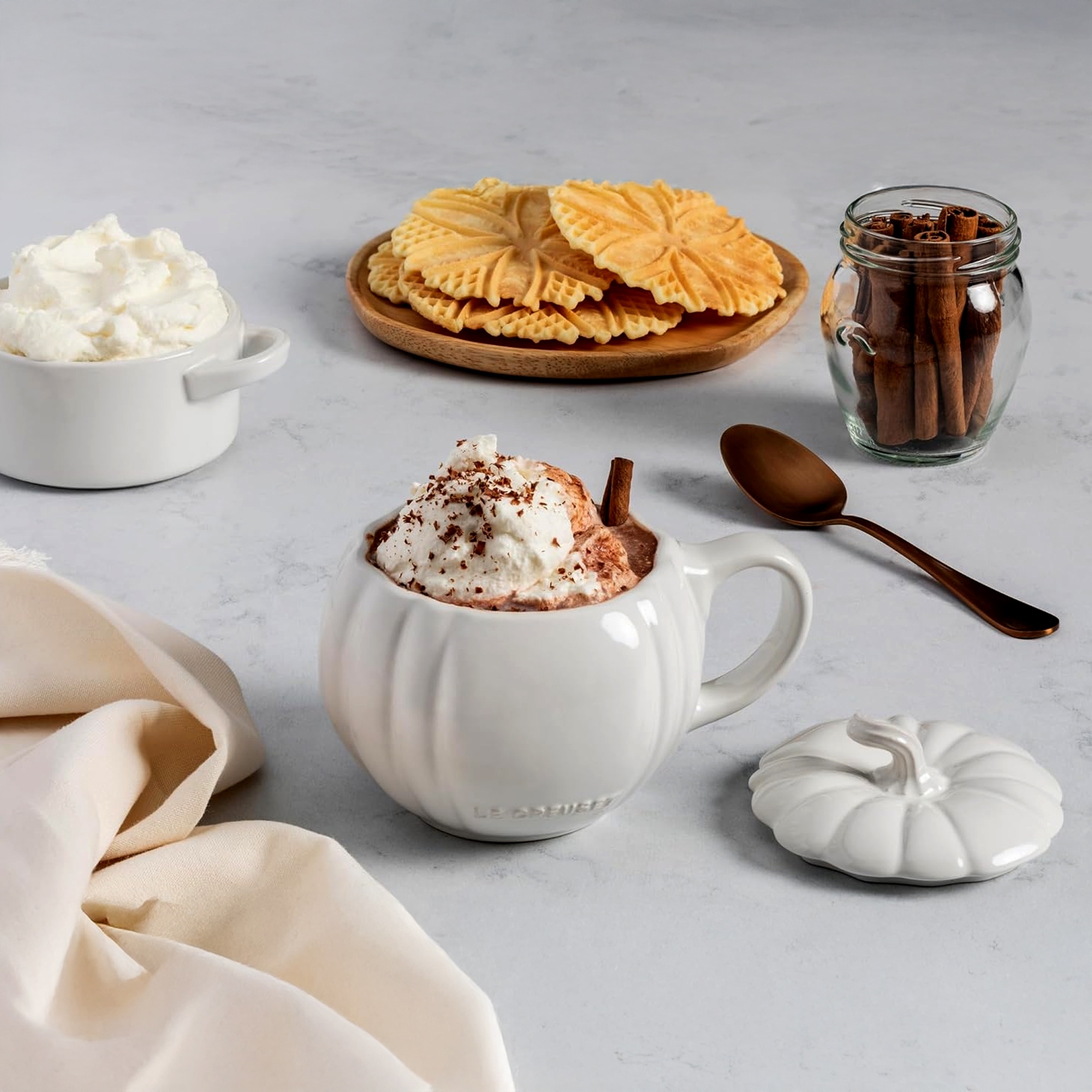 Le Creuset - Pumpkin Mug with lid 400 ml - White