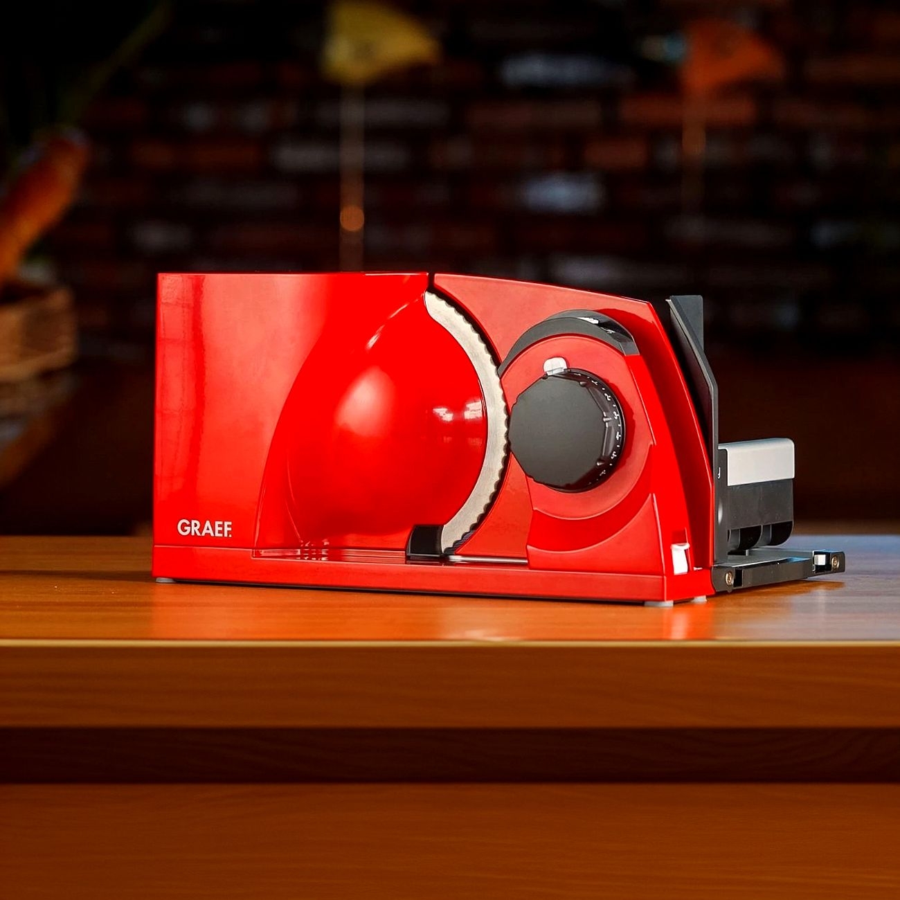 Graef - Foldable slicer Mytiny - serrated blade | Red