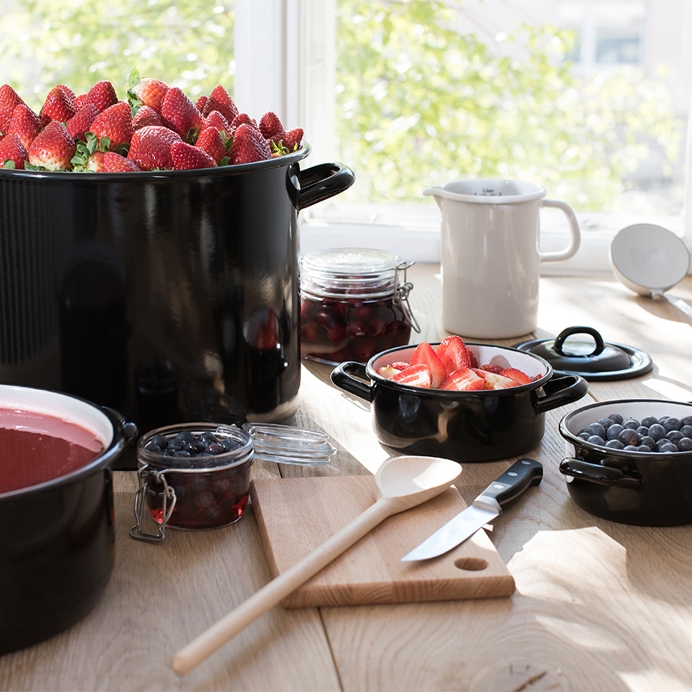 Riess Dwarfs - Shallow casserole with lid