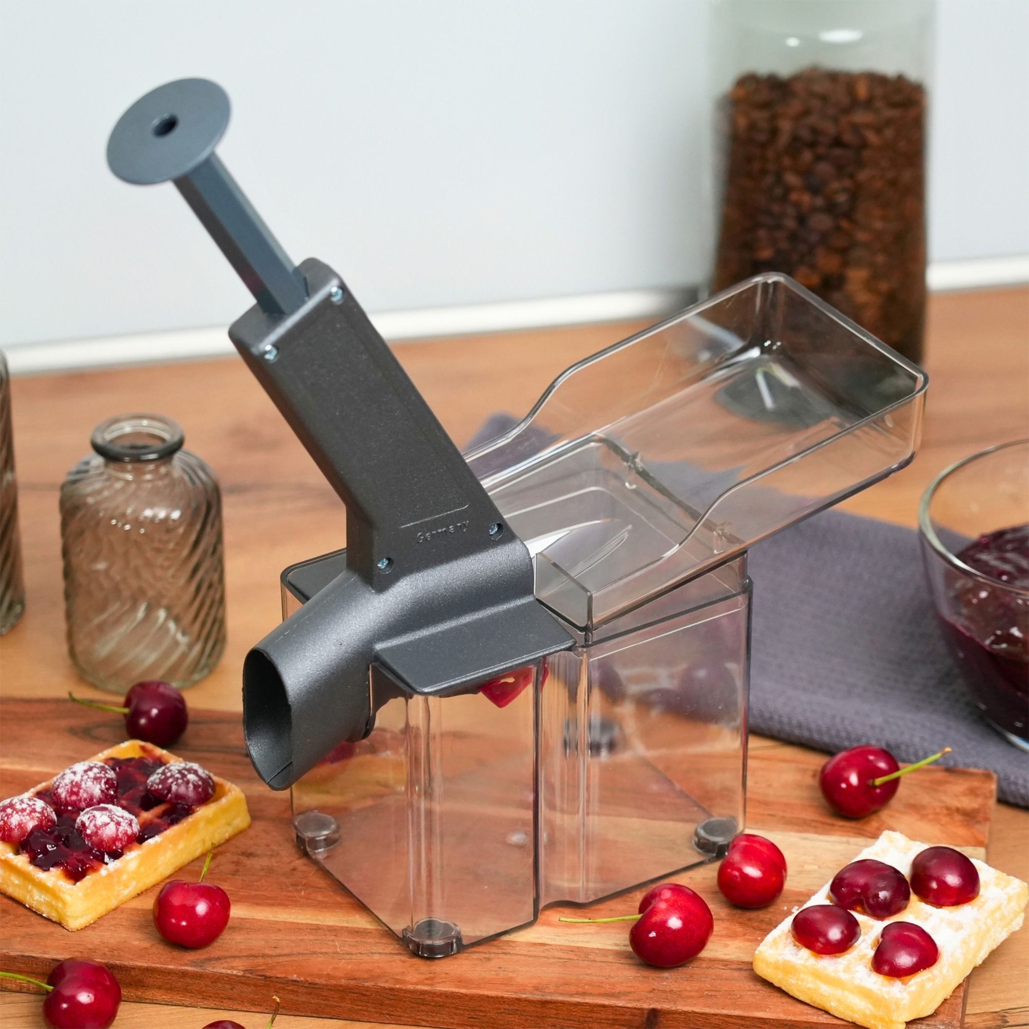 Westmark - Cherry stoner »Kirschomat« Black Edition