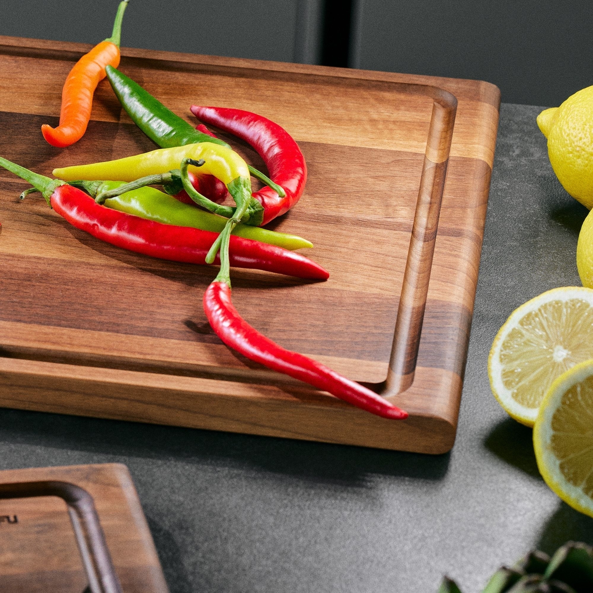 Gefu - Cutting board SLIZE large, with juice groove