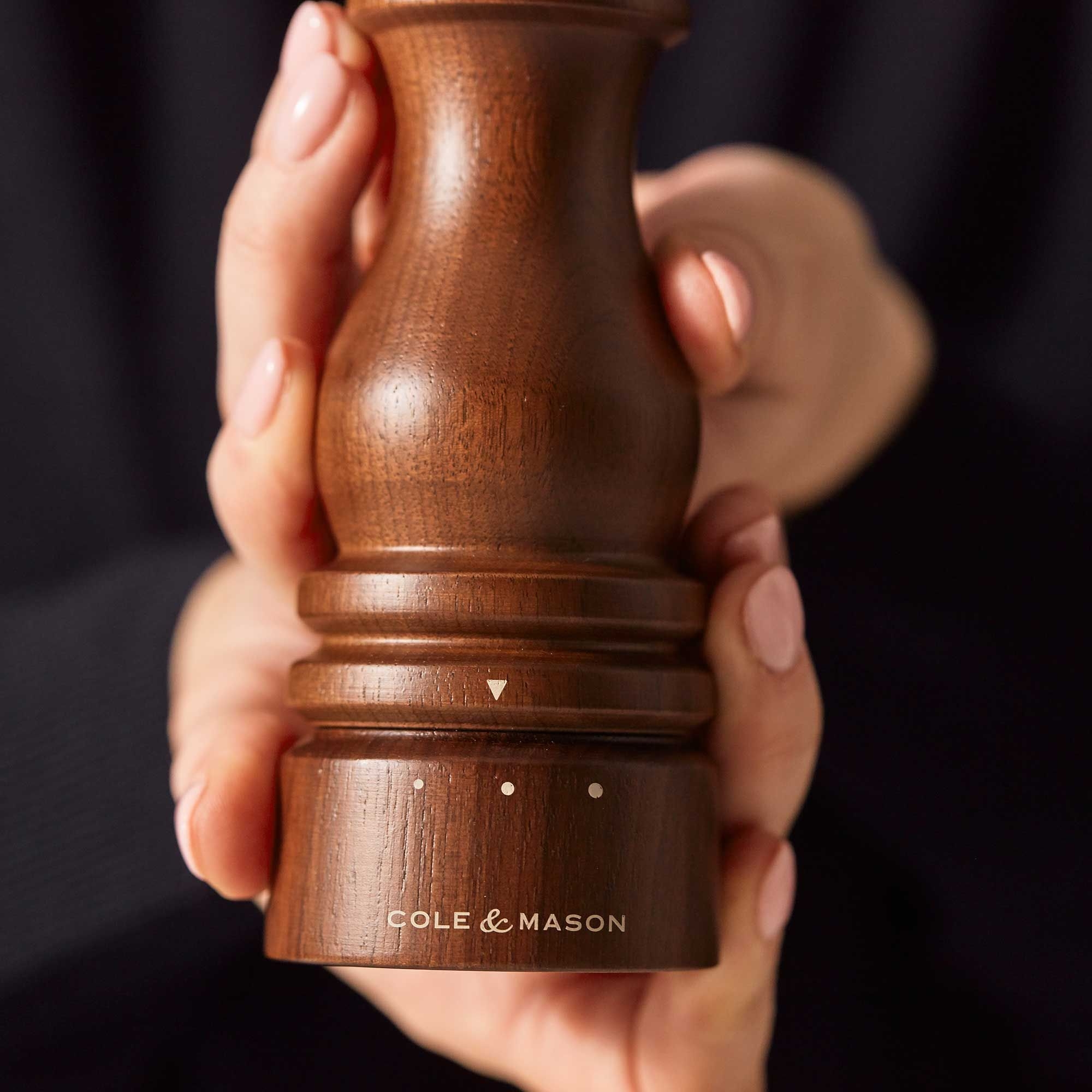COLE & MASON - London Pepper and Salt Mill Set Walnut