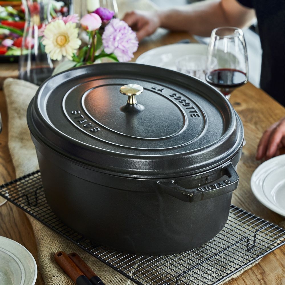 STAUB - Cocotte | oval | 29 cm | schwarz STAUB - Cocotte | oval | 29 cm | schwarz