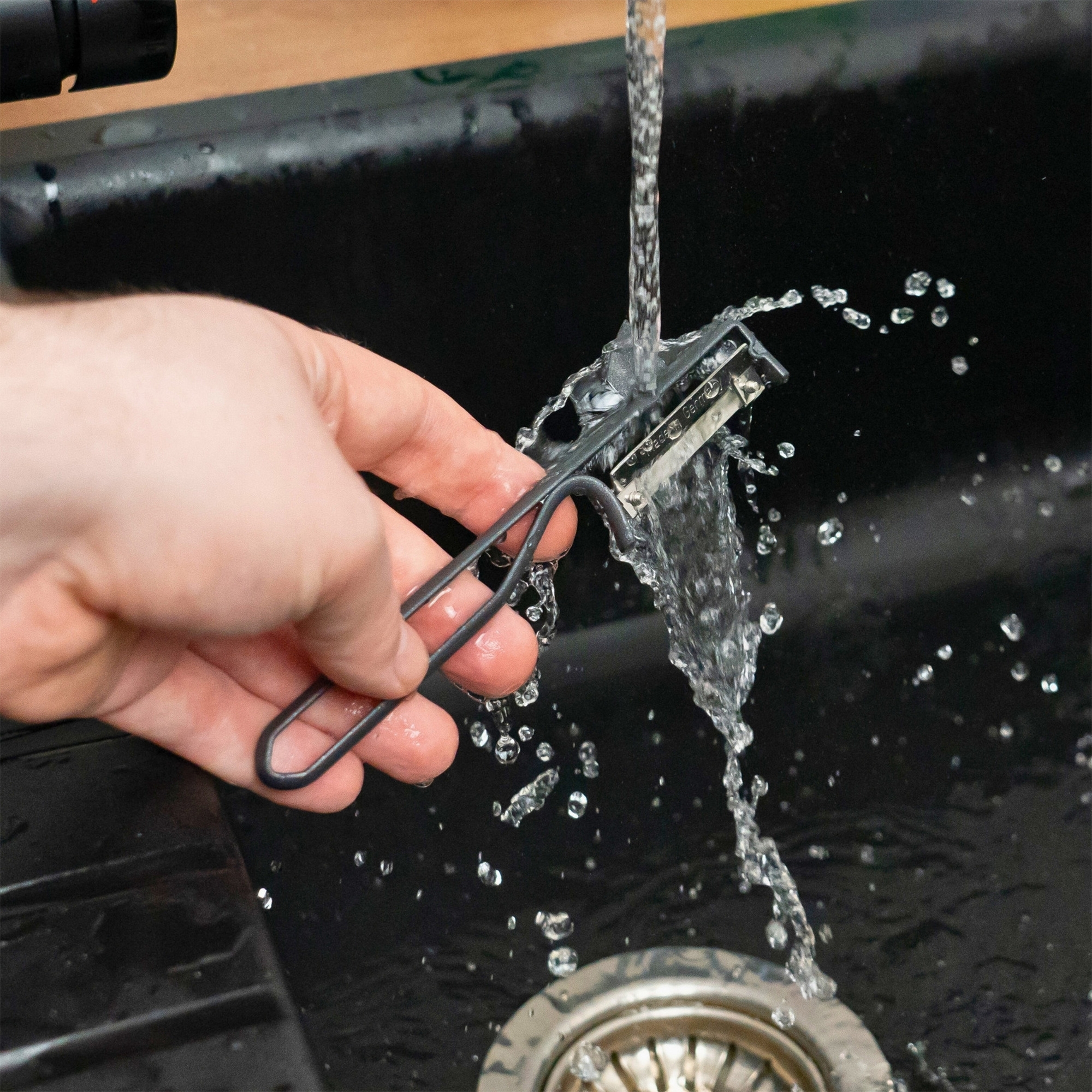 Westmark - Swivel peeler »Black Edition«