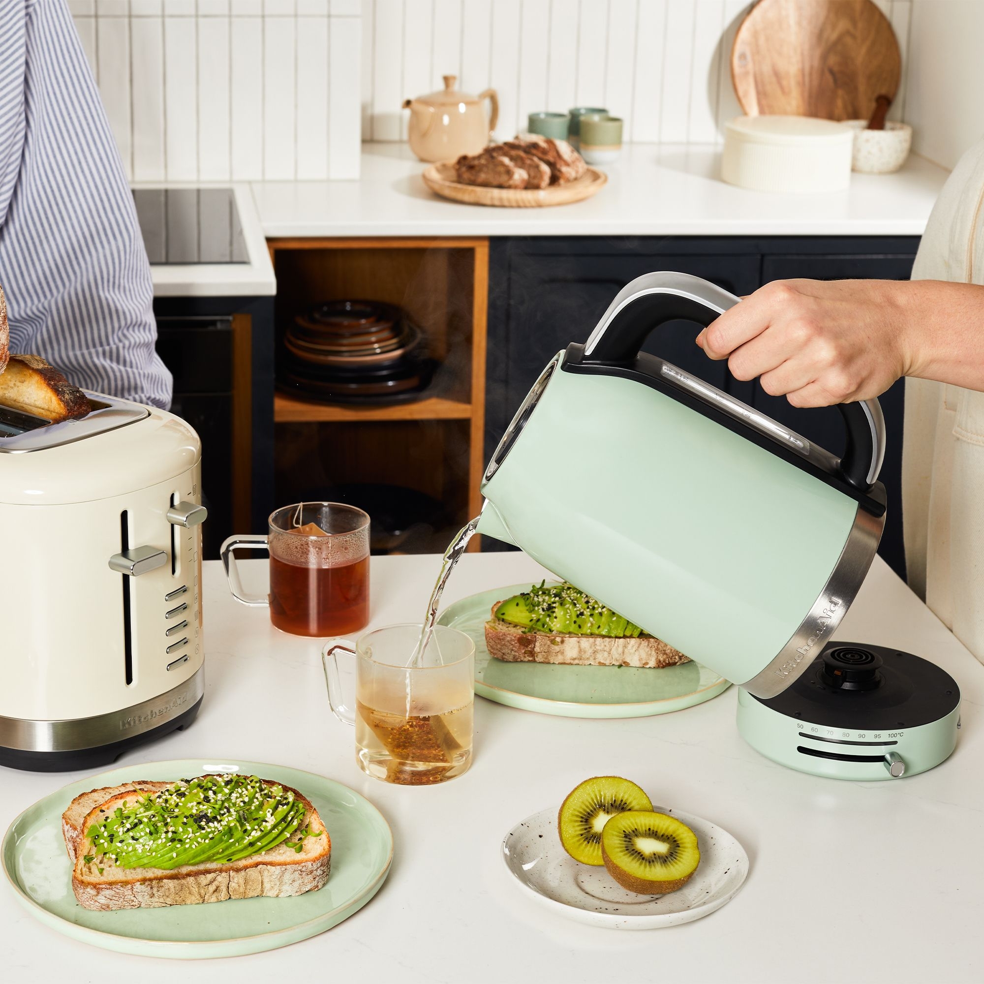 Kitchenaid Retro Kettles KitchenAid 5KEK1701 Kettle With