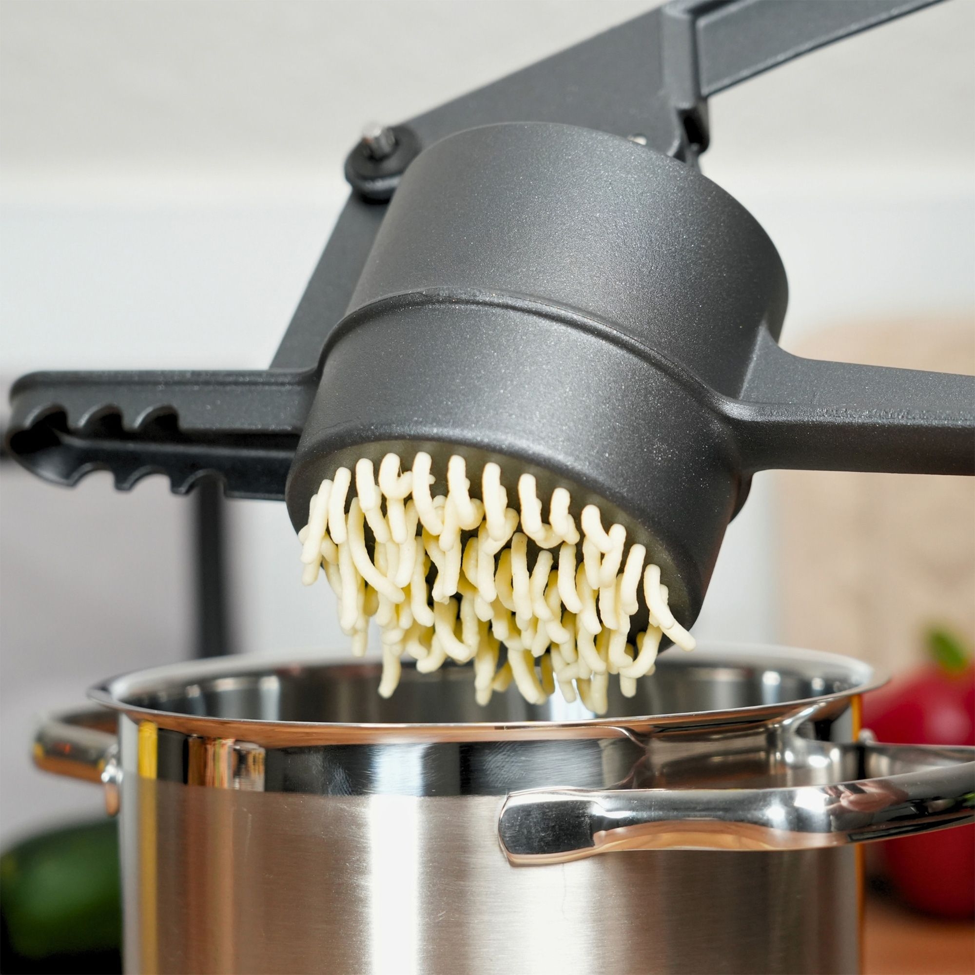 Westmark - Spätzle/Potato press »Spätzlepress«, round hole, Black Edition
