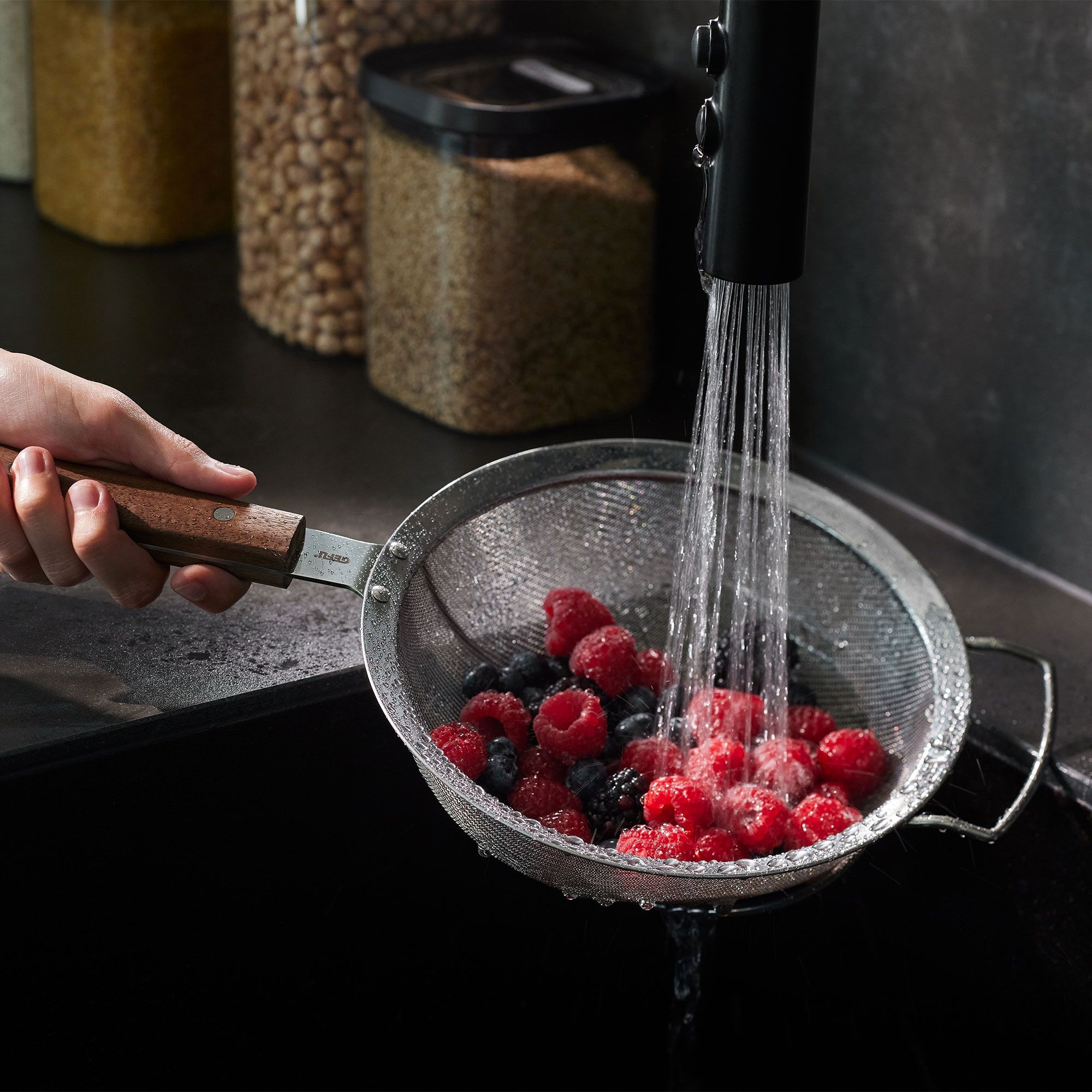 Gefu - Sieve with wooden handle PASSO, 16 cm