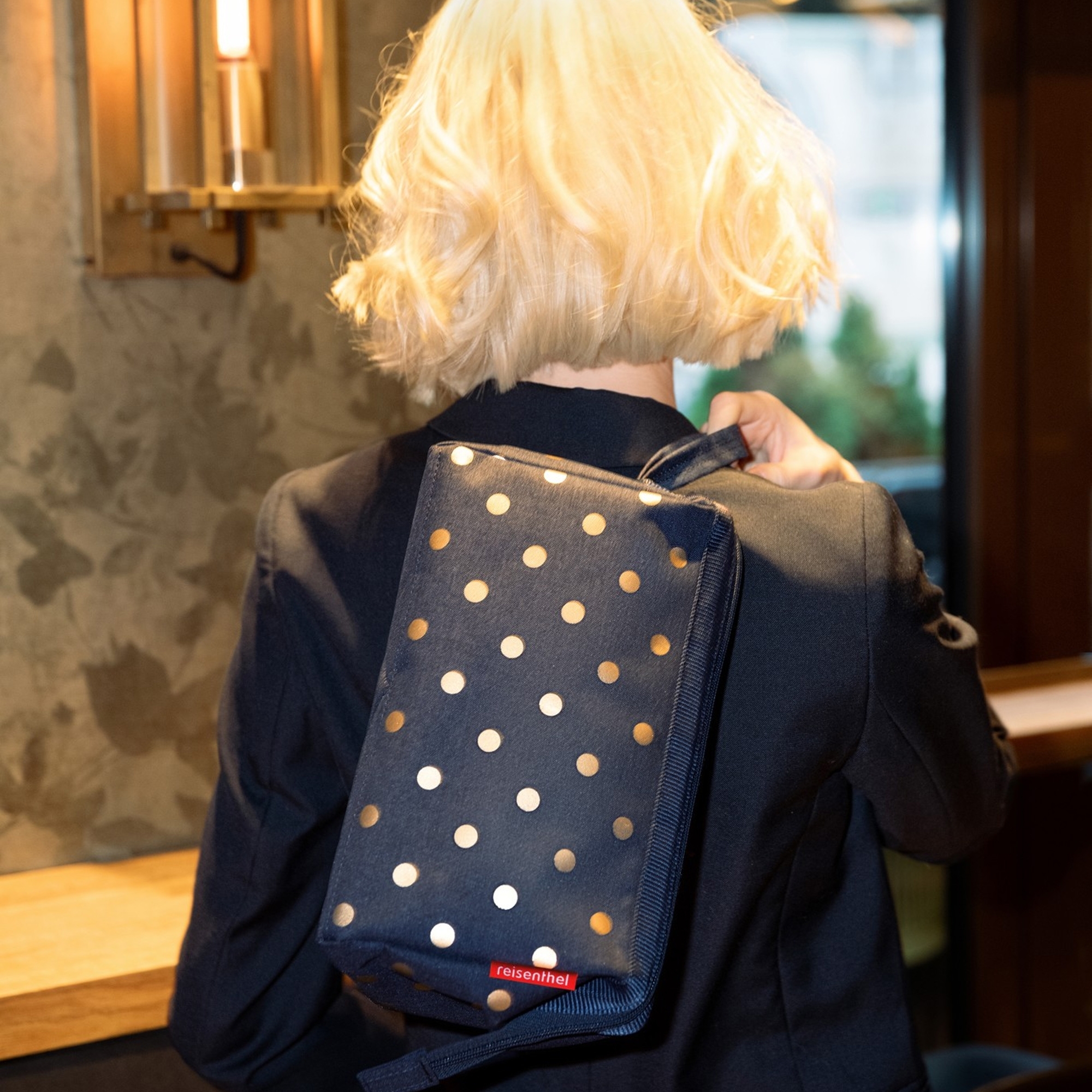 reisenthel - travelcosmetic - metallic dots blue