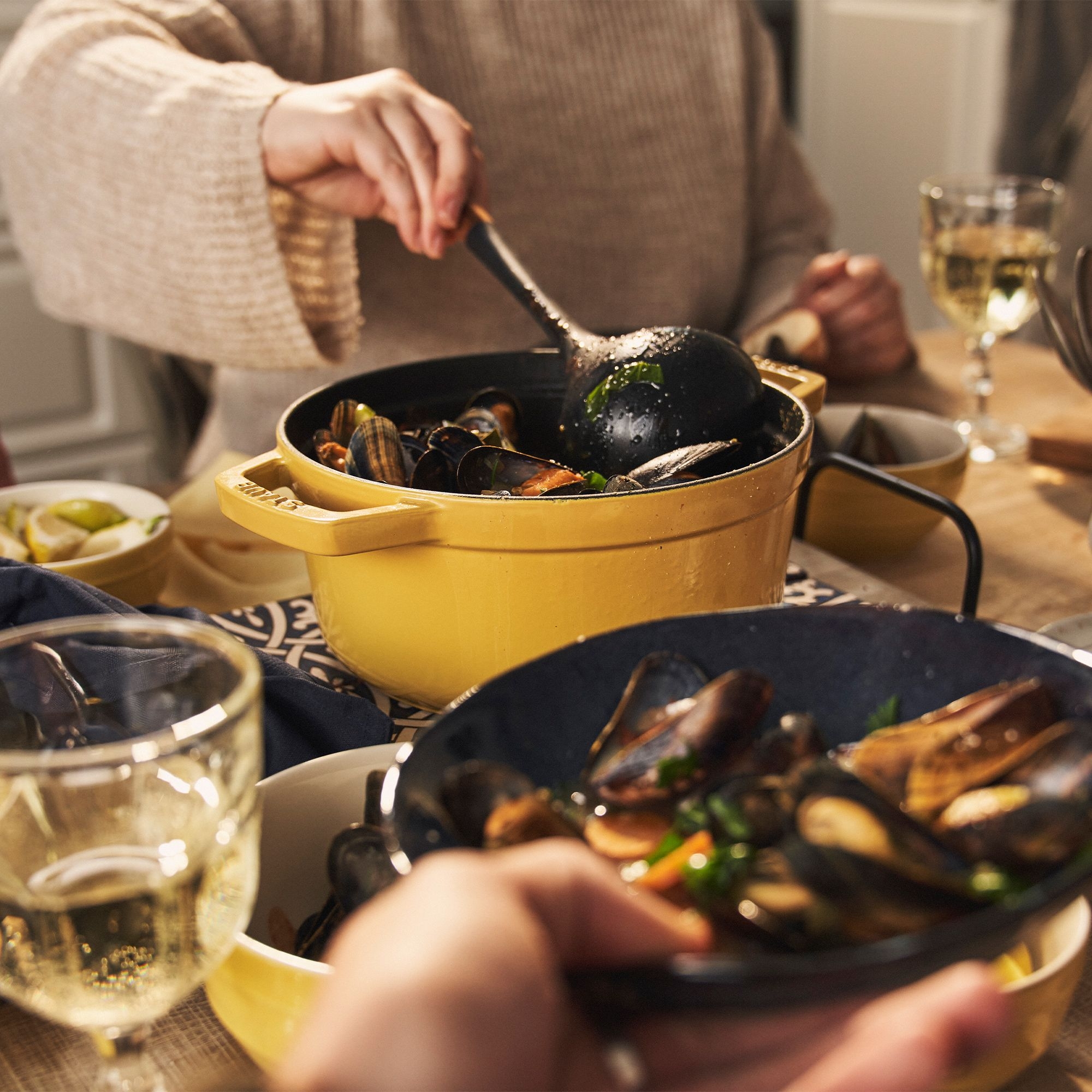 STAUB - Casserole dish | round | 26 cm | Citron