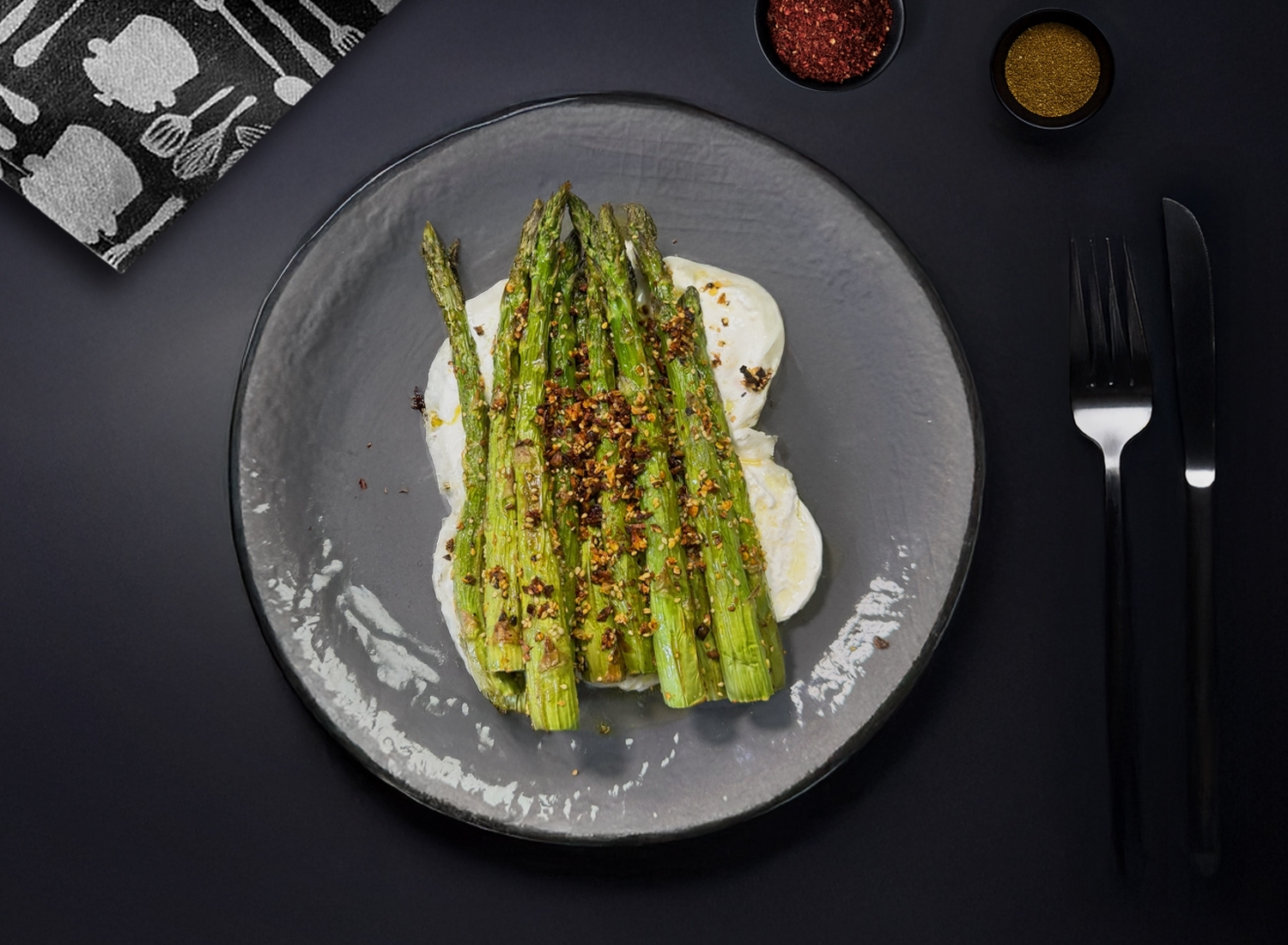 Geroesteter_Spargel_auf_Burrata_1288