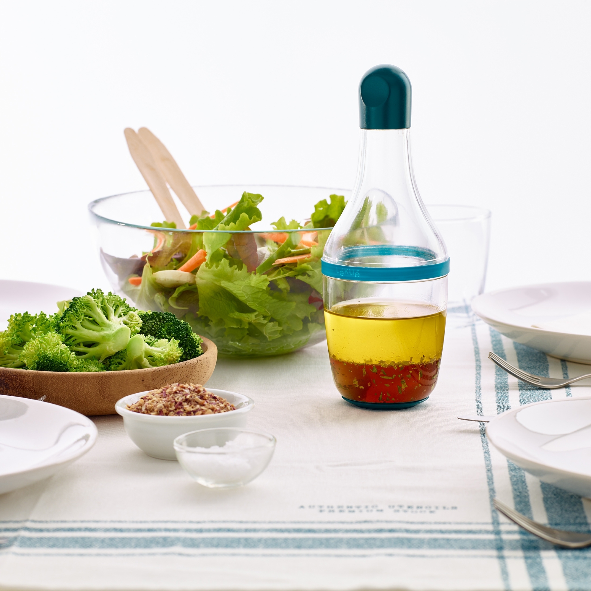 Lékué - Dressing Shaker, red